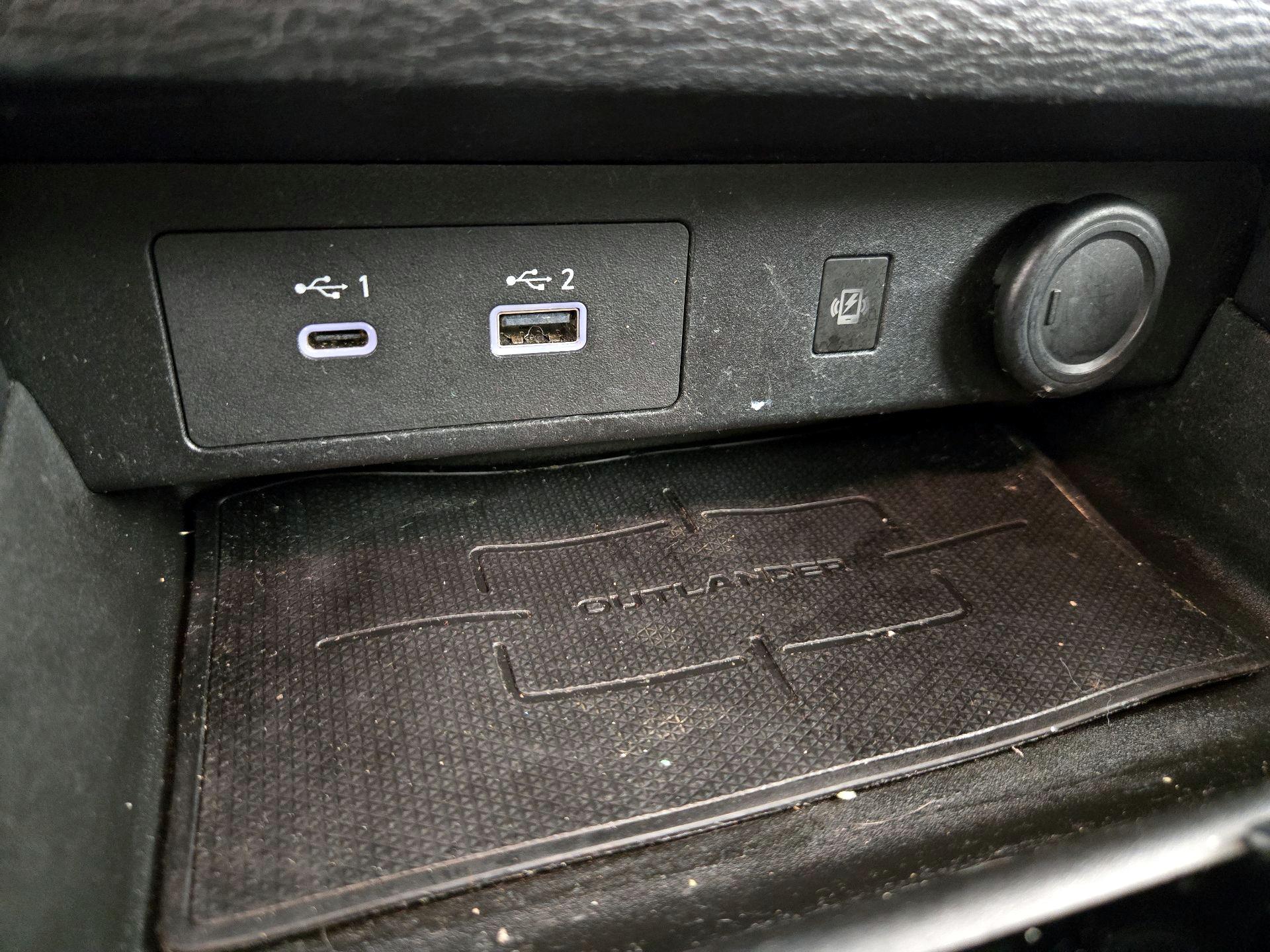 Thumbnail: 2024 Mitsubishi Outlander - 19