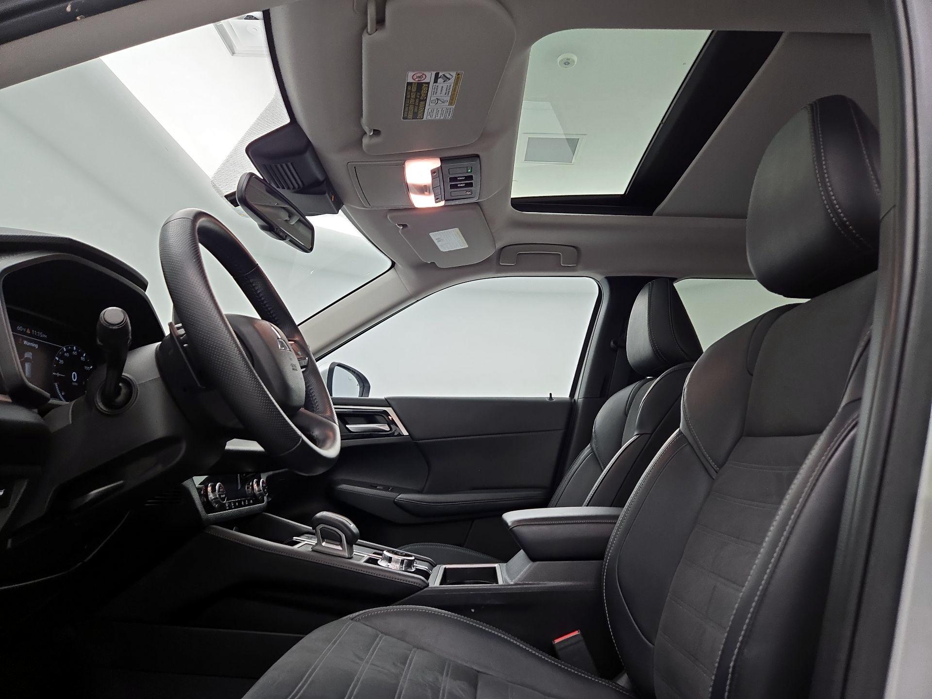 Thumbnail: 2024 Mitsubishi Outlander - 20