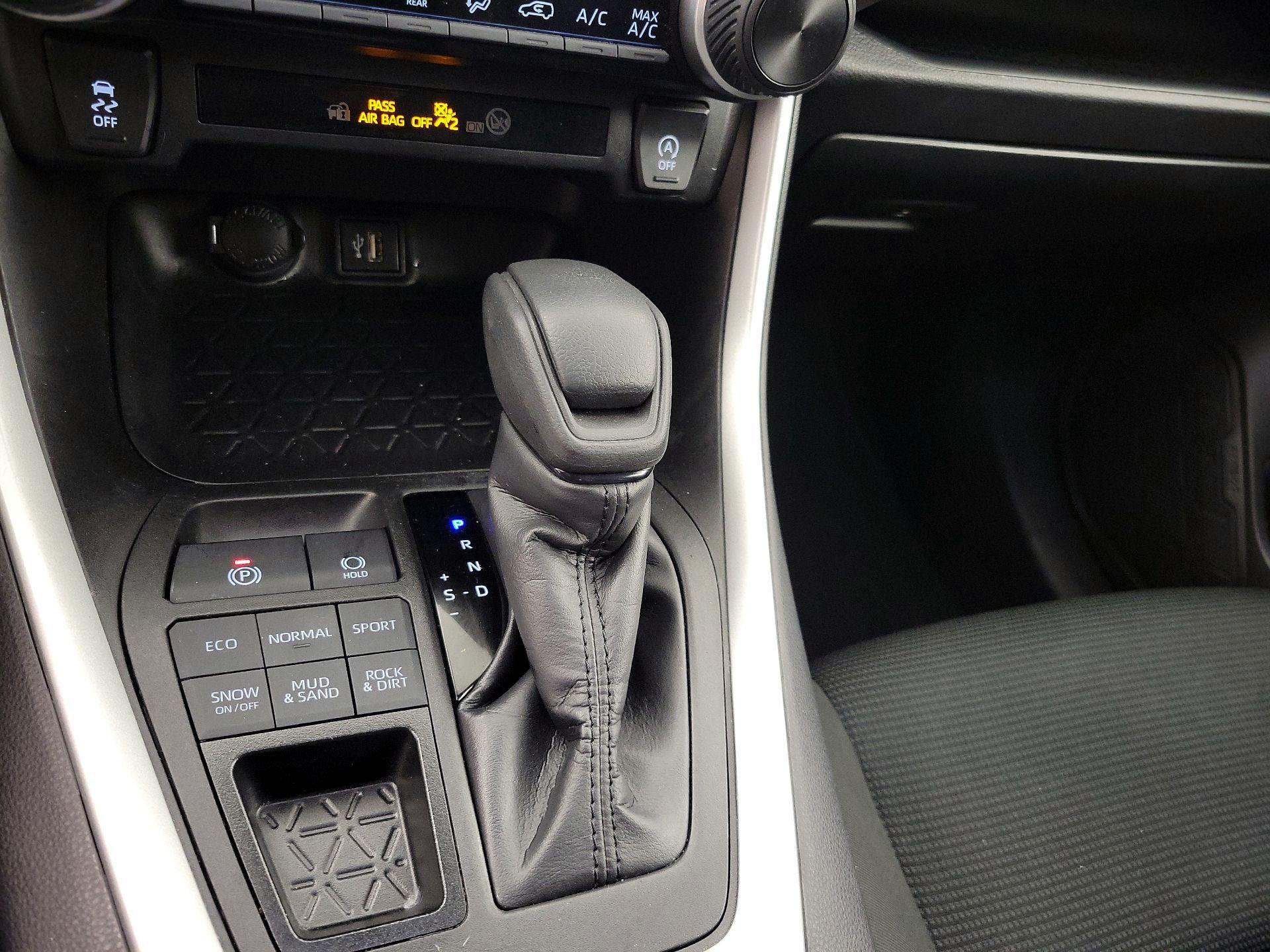 Thumbnail: 2024 Toyota RAV4 - 17