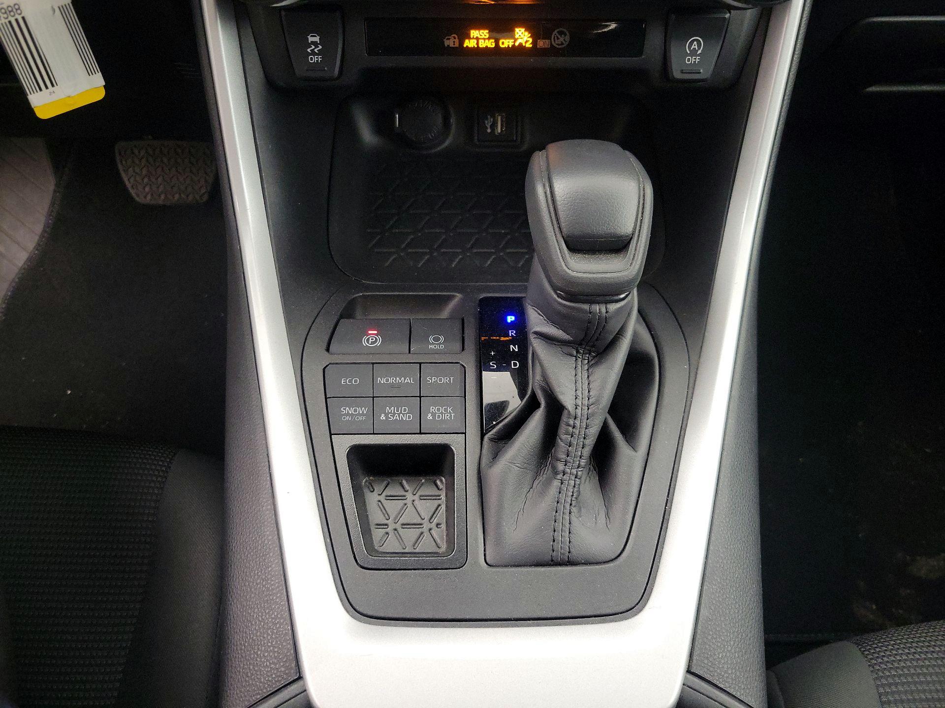 Thumbnail: 2024 Toyota RAV4 - 17