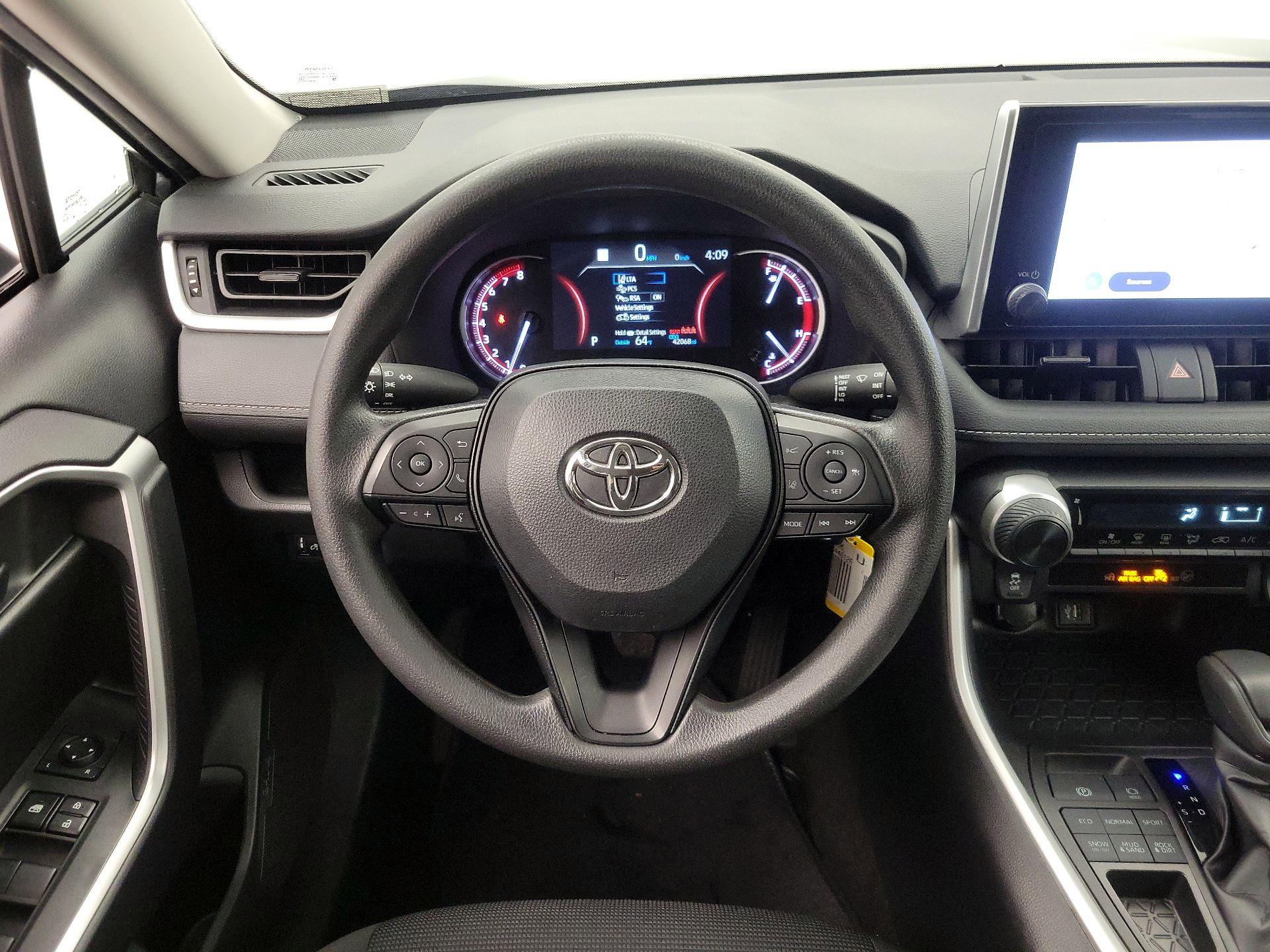 Thumbnail: 2024 Toyota RAV4 - 10