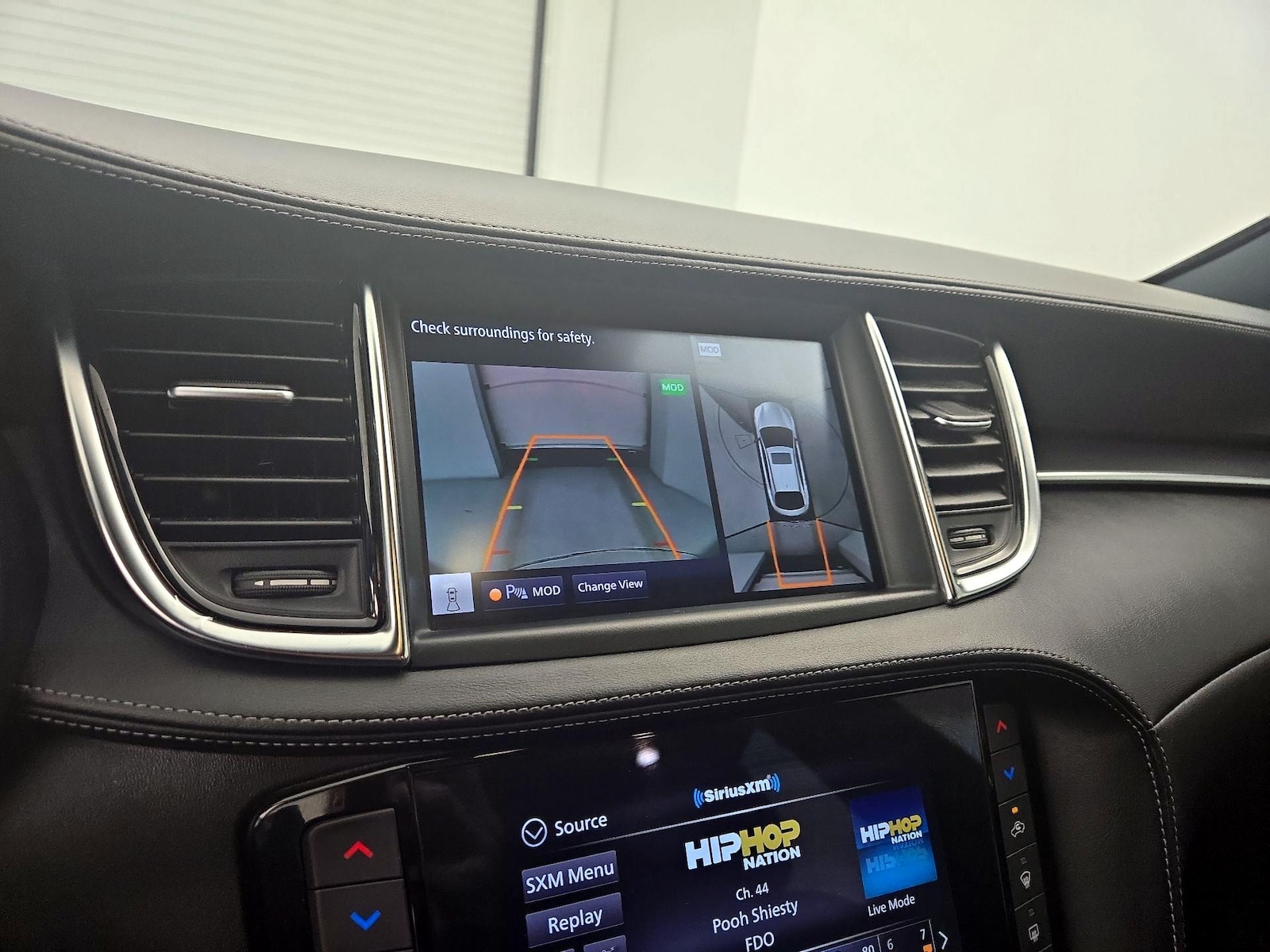 2022 INFINITI QX55 Essential - Photo 16