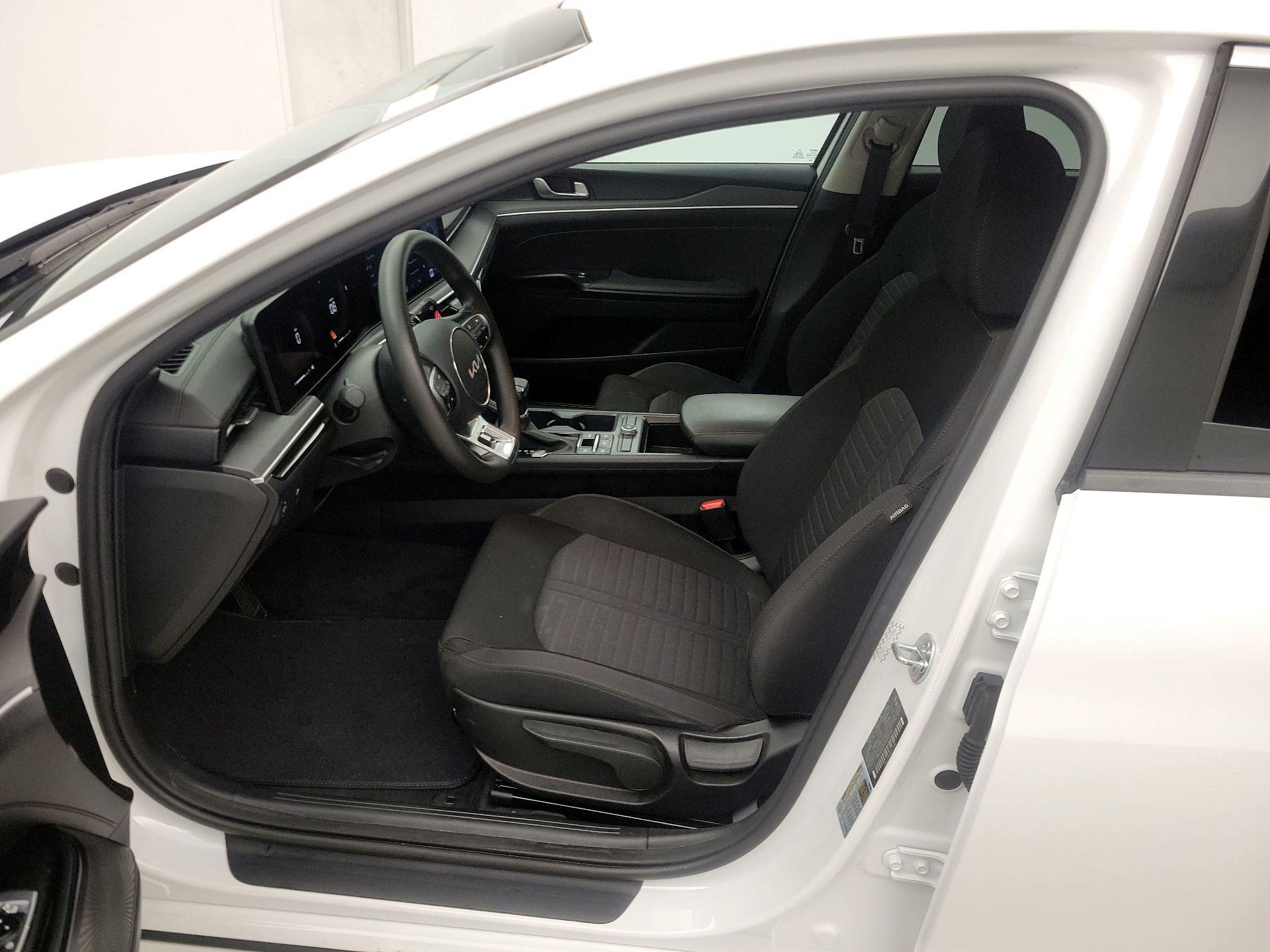 Thumbnail: 2025 Kia K5 - 11