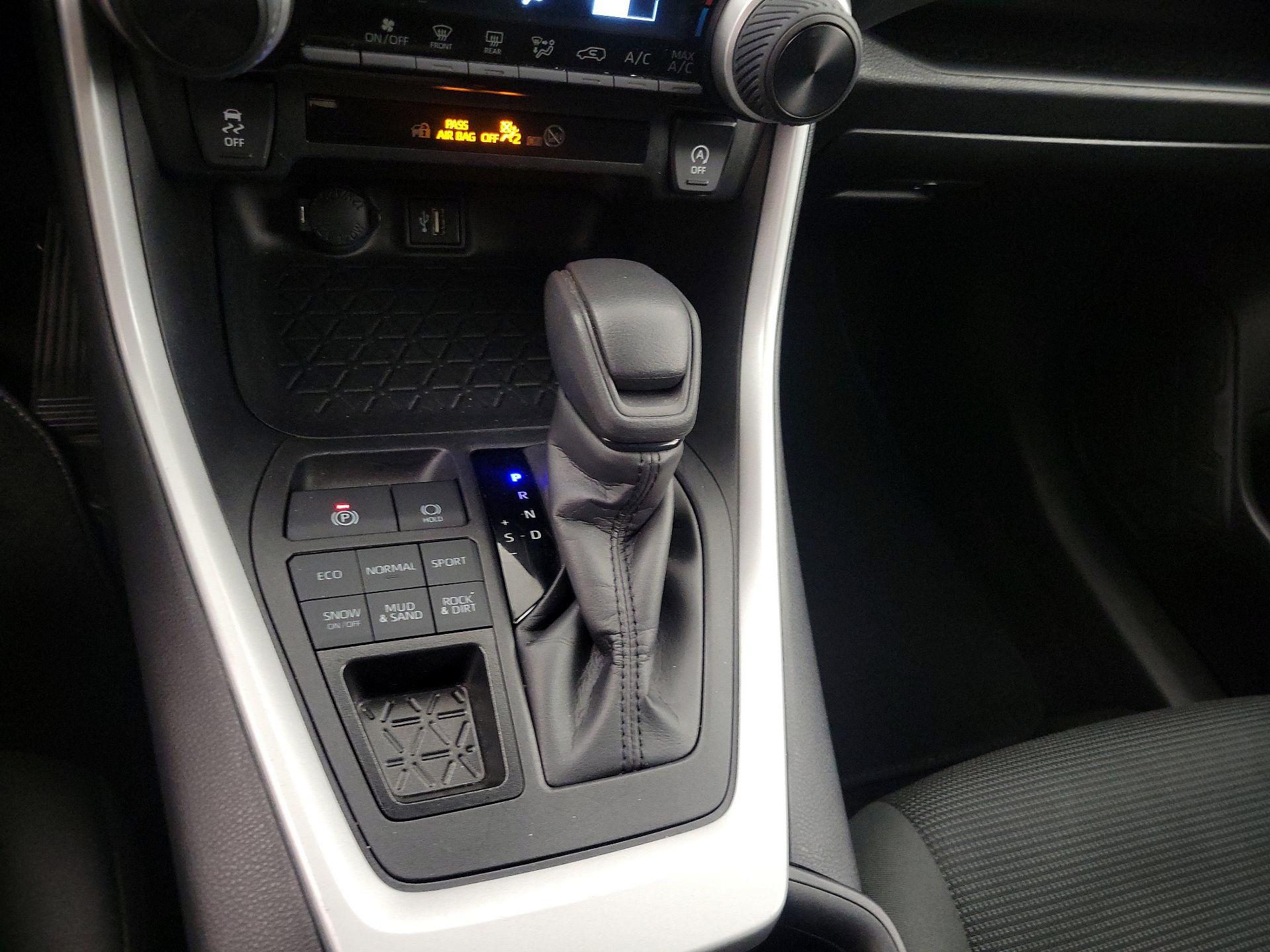 Thumbnail: 2024 Toyota RAV4 - 17