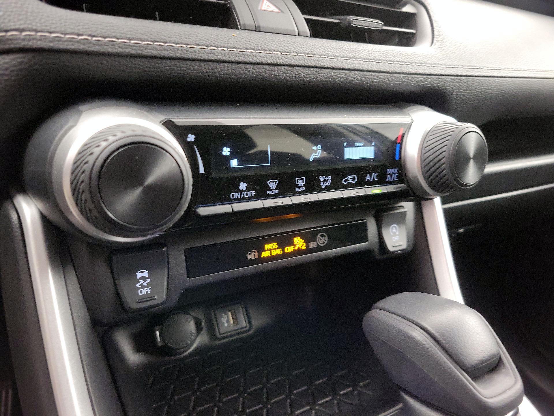 Thumbnail: 2024 Toyota RAV4 - 16