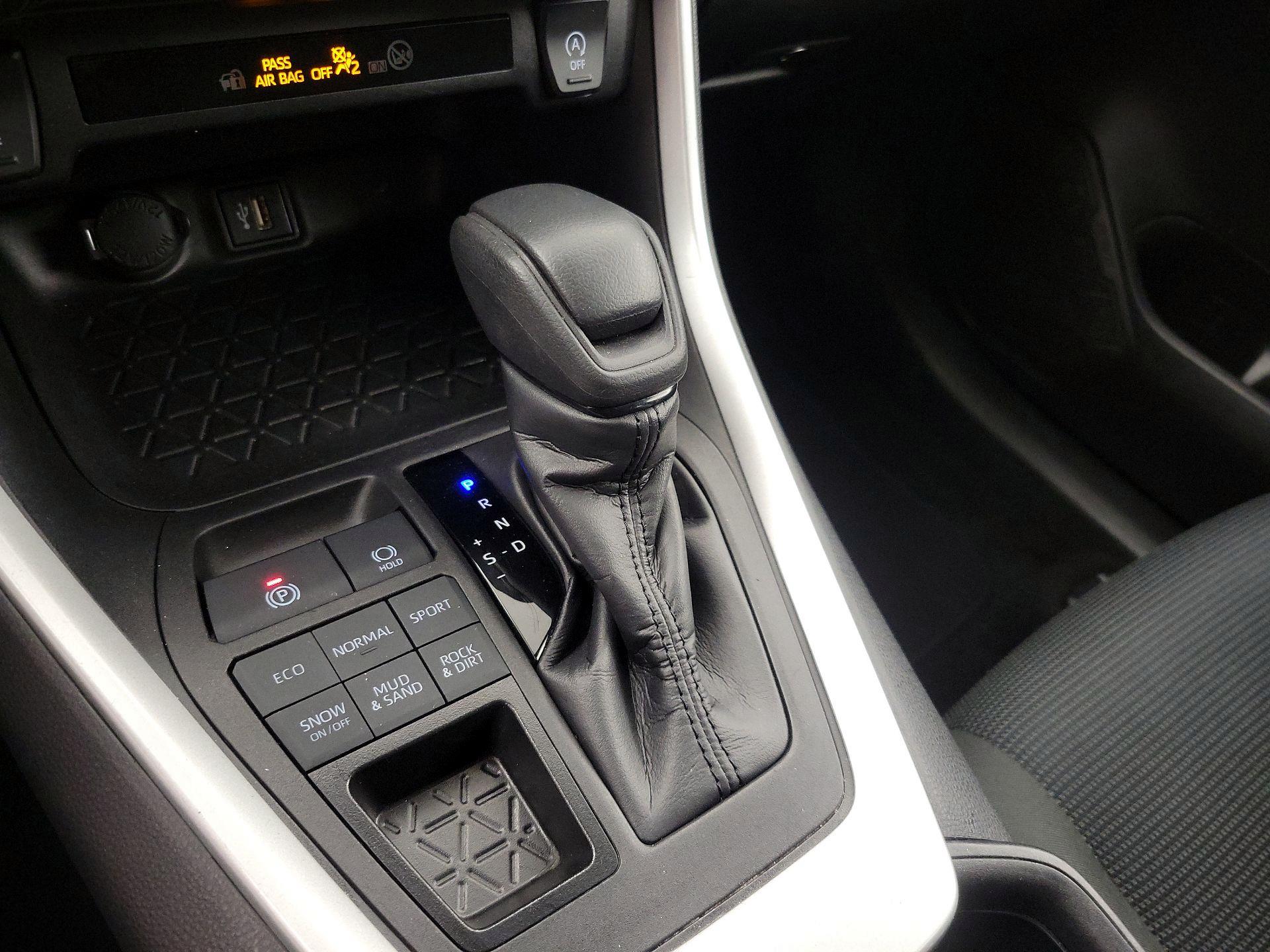 Thumbnail: 2024 Toyota RAV4 - 17