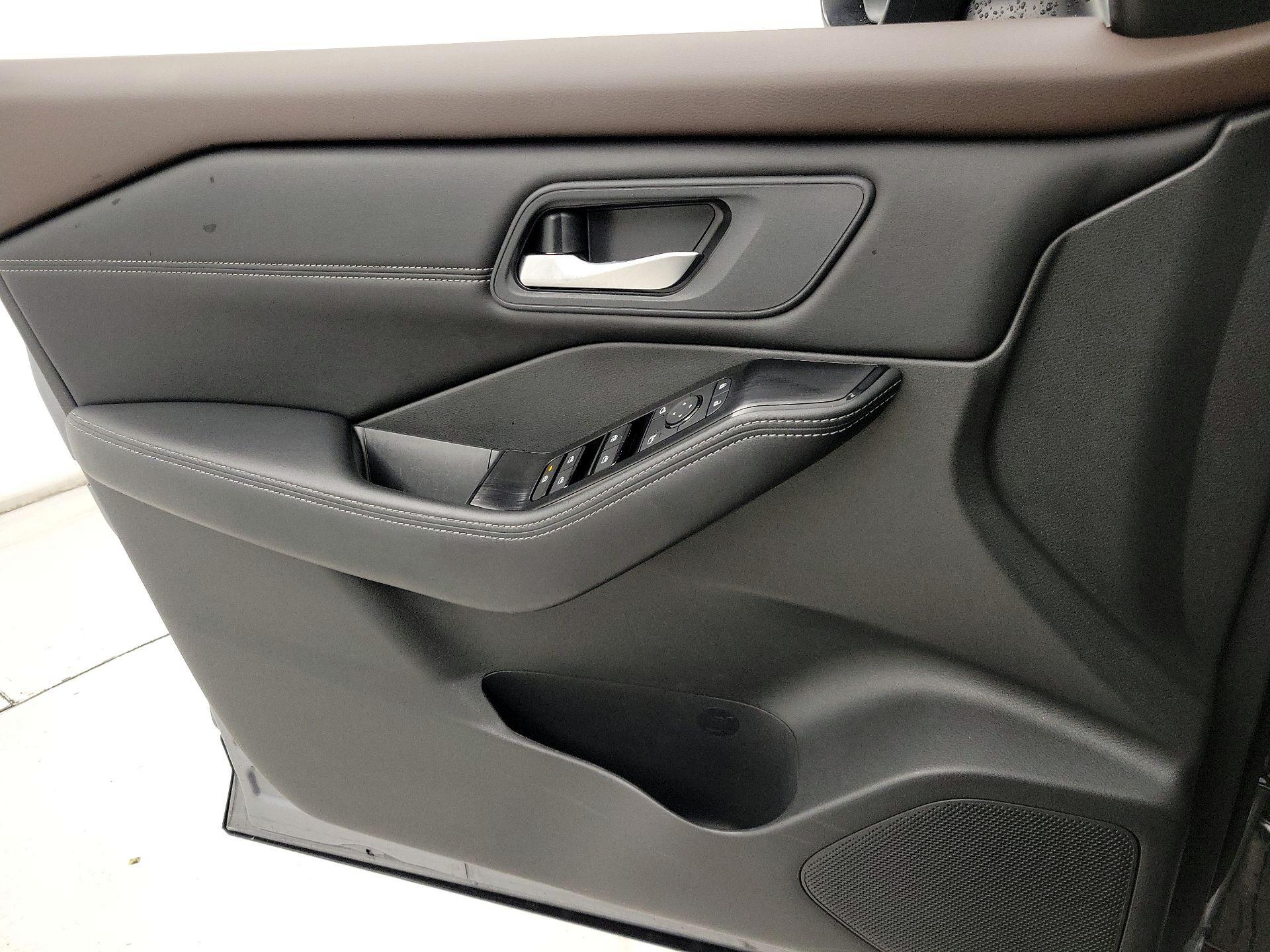 Thumbnail: 2023 Nissan Rogue - 12