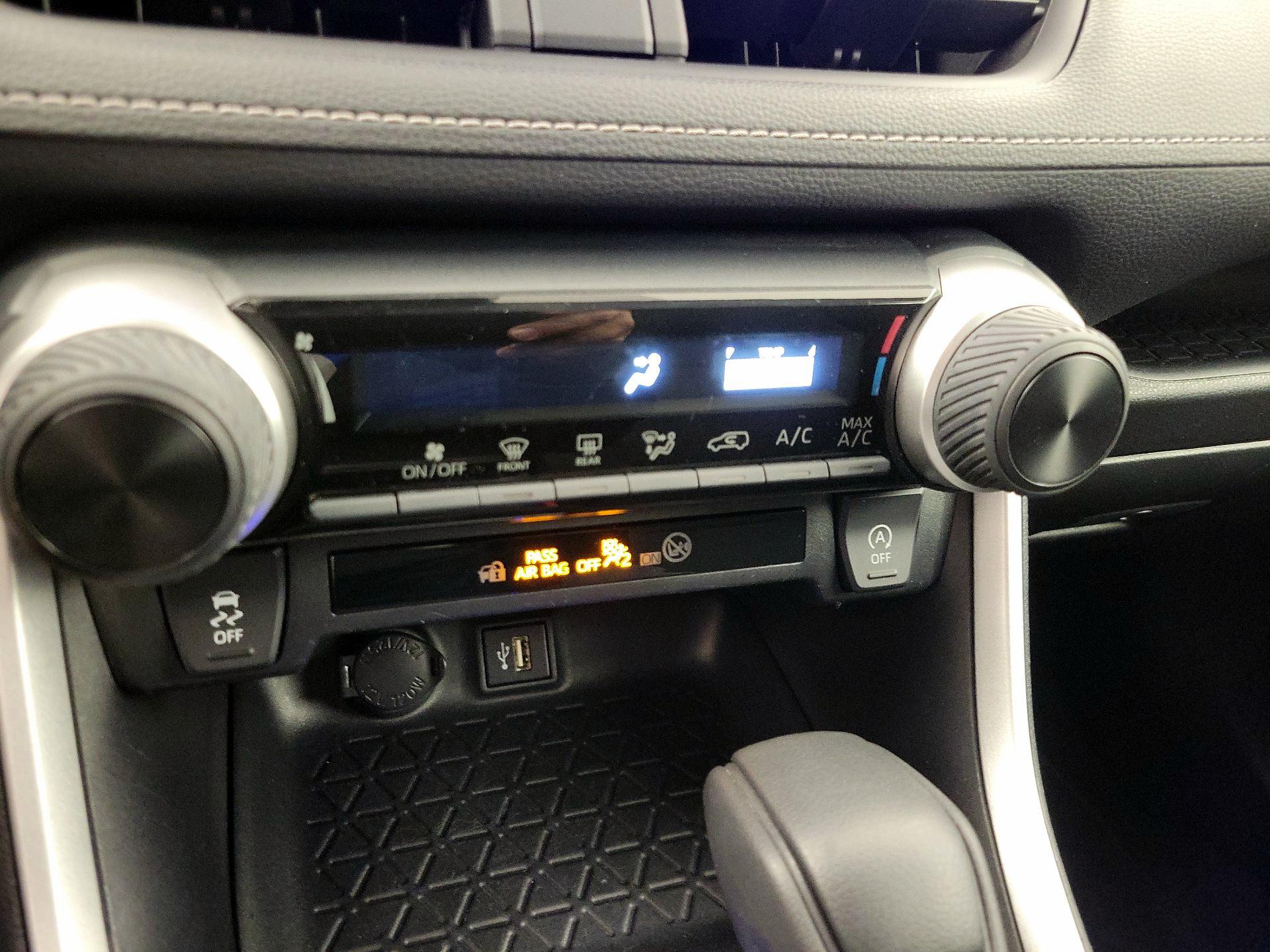 Thumbnail: 2024 Toyota RAV4 - 16