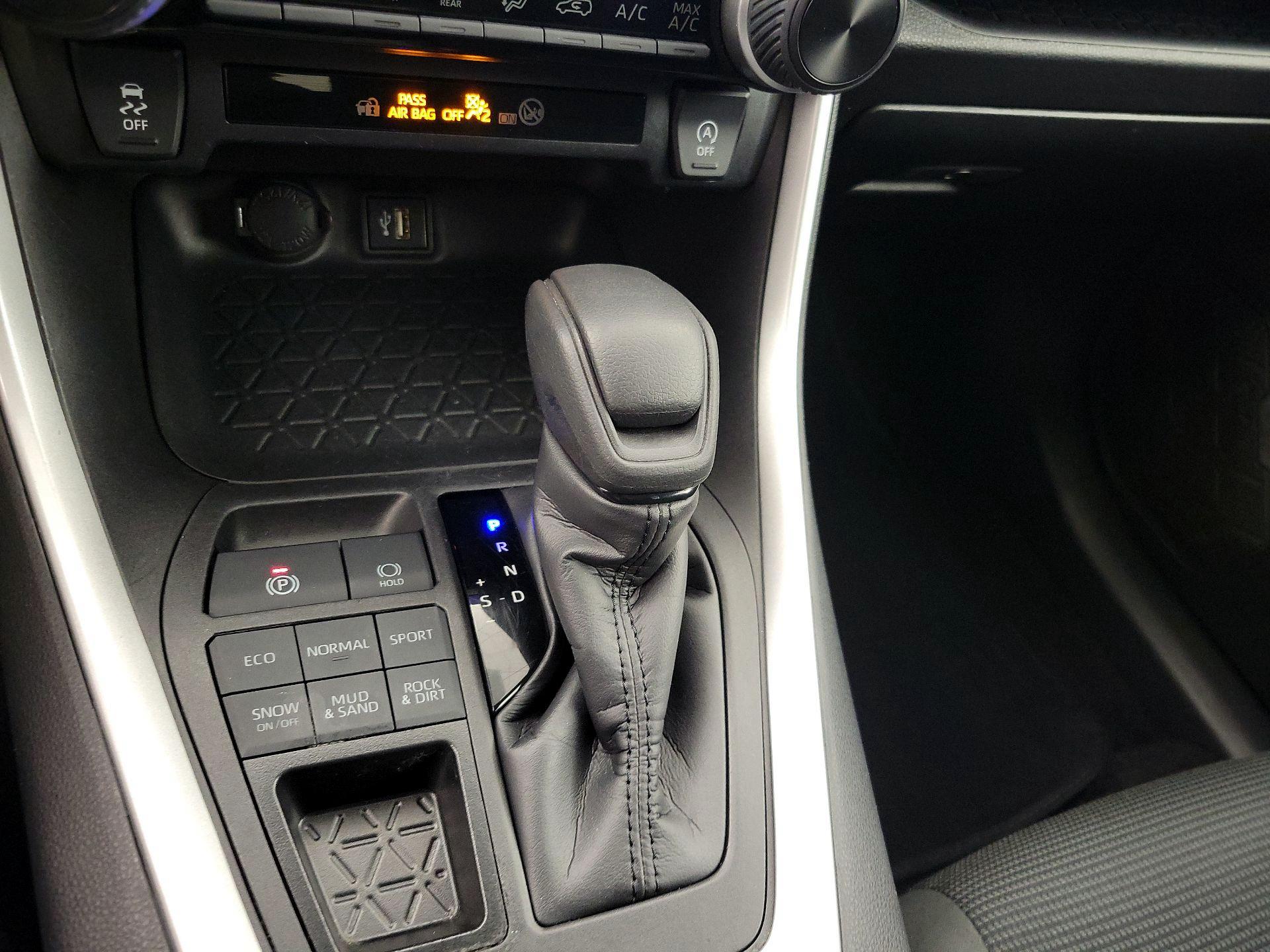 Thumbnail: 2024 Toyota RAV4 - 17