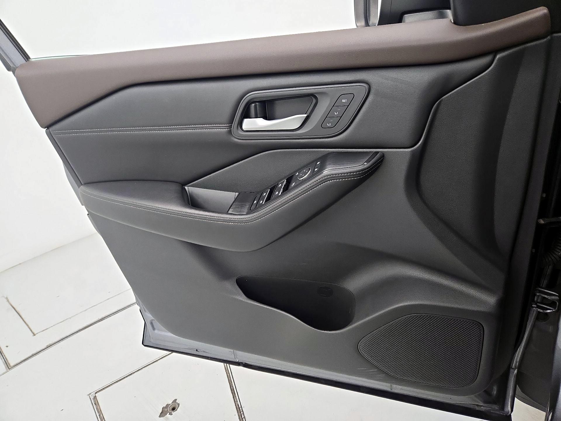 Thumbnail: 2023 Nissan Rogue - 12