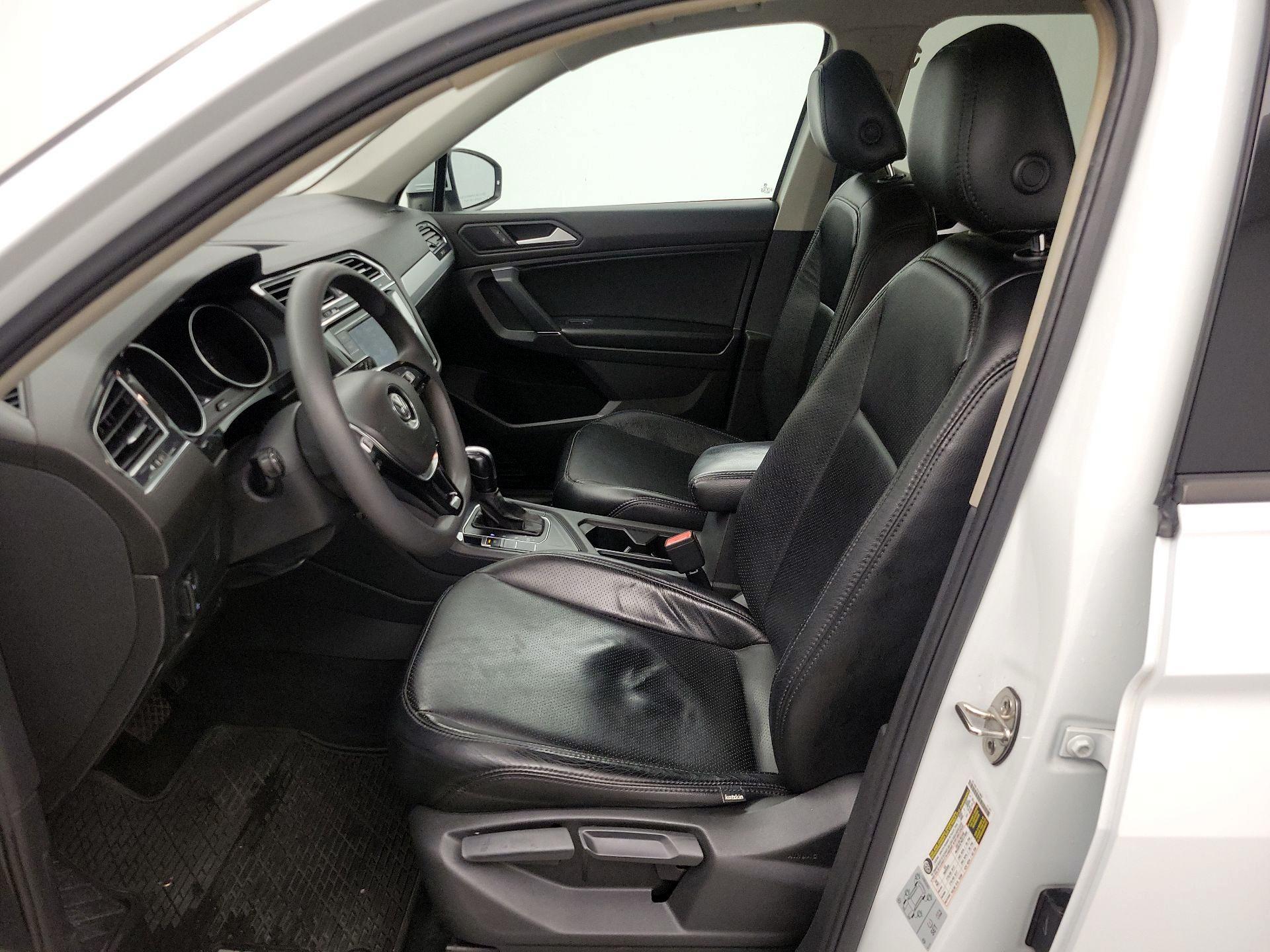 Thumbnail: 2020 Volkswagen Tiguan - 11