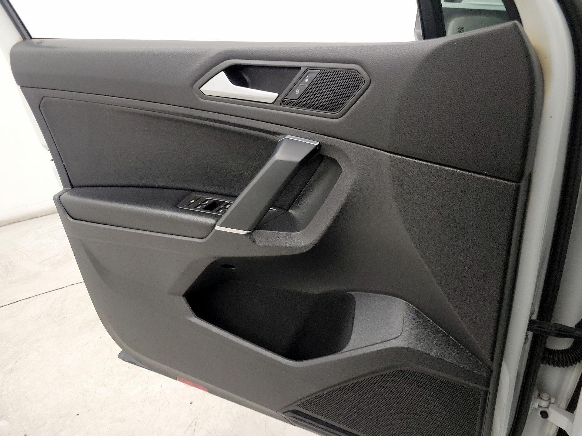 Thumbnail: 2020 Volkswagen Tiguan - 12