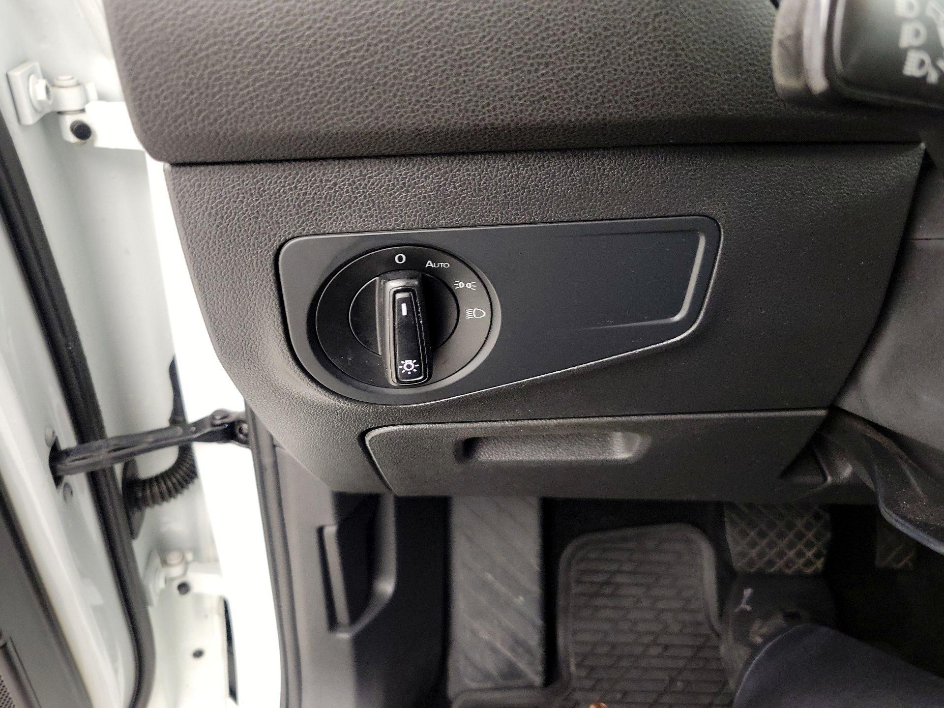 Thumbnail: 2020 Volkswagen Tiguan - 13