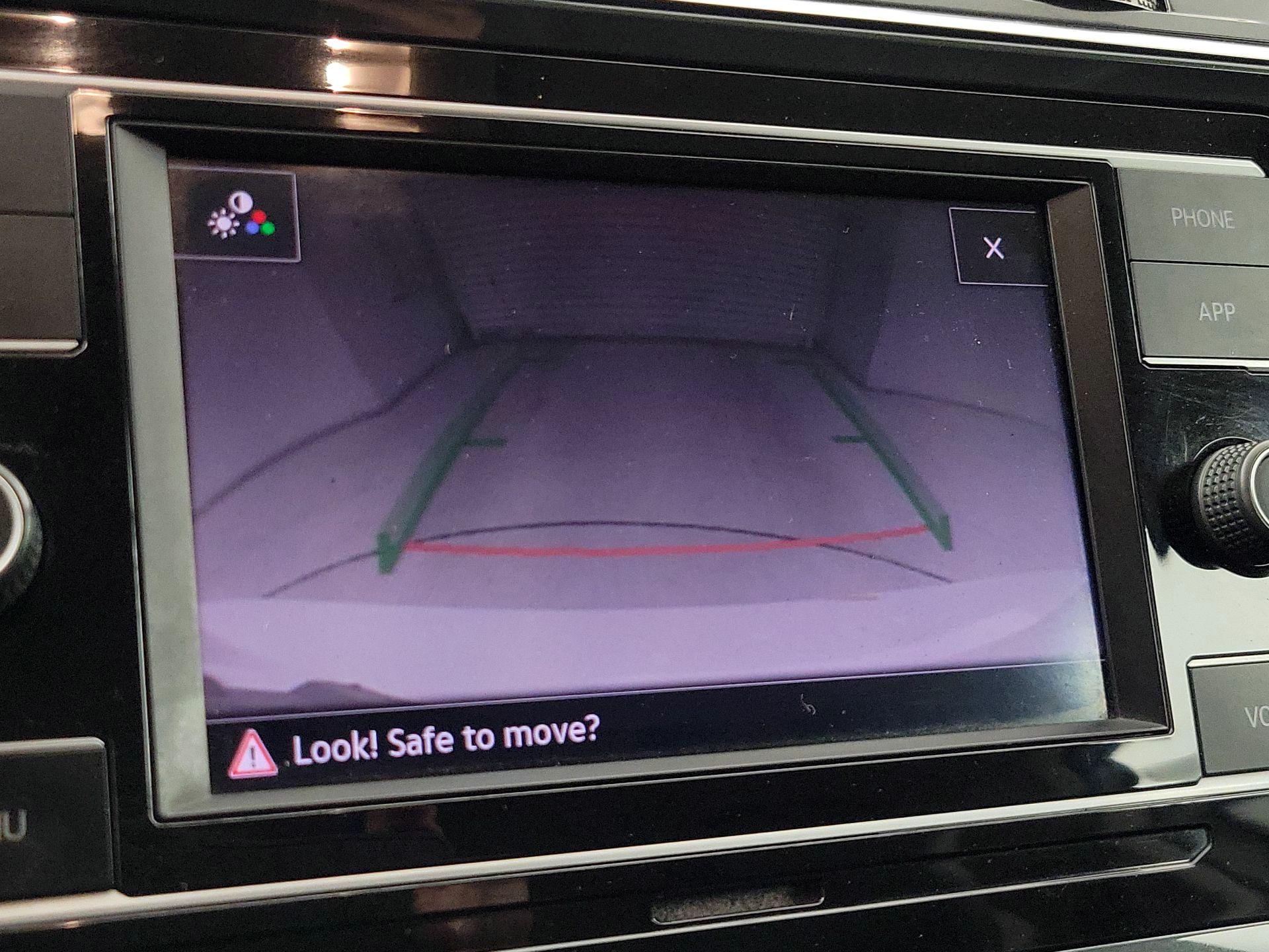 Thumbnail: 2020 Volkswagen Tiguan - 14