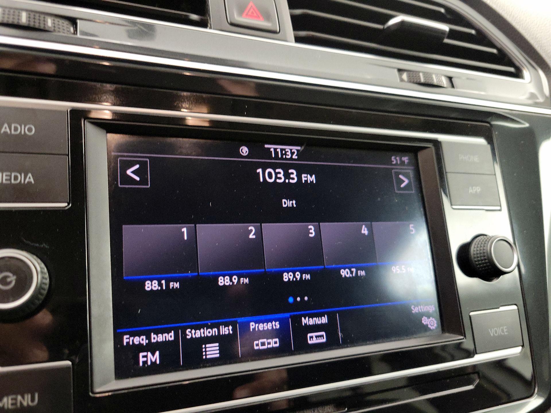 Thumbnail: 2020 Volkswagen Tiguan - 15