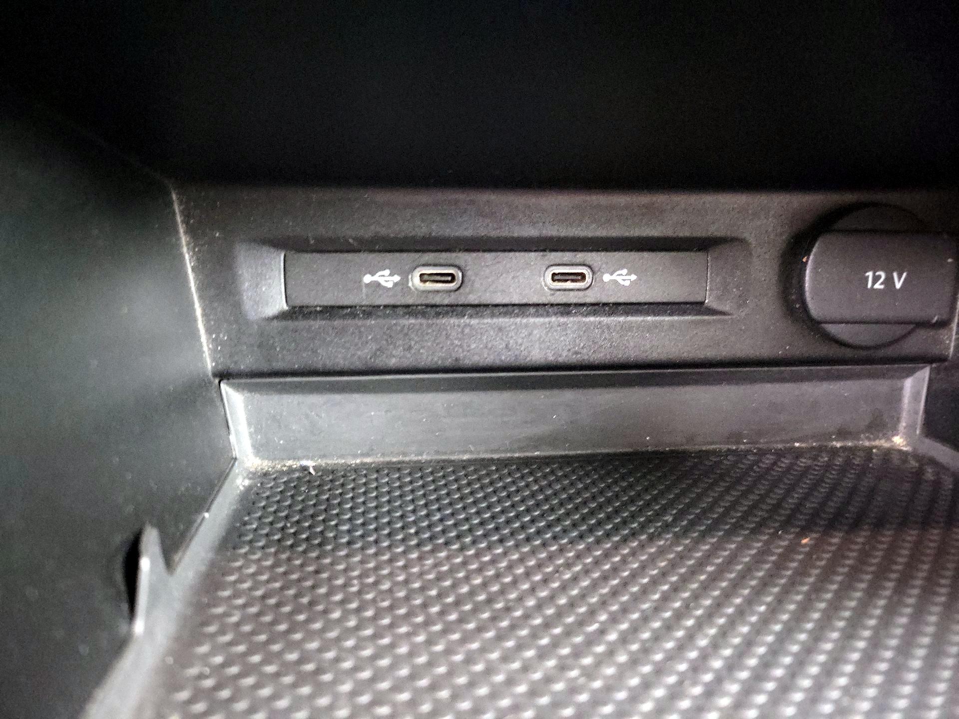 Thumbnail: 2020 Volkswagen Tiguan - 18