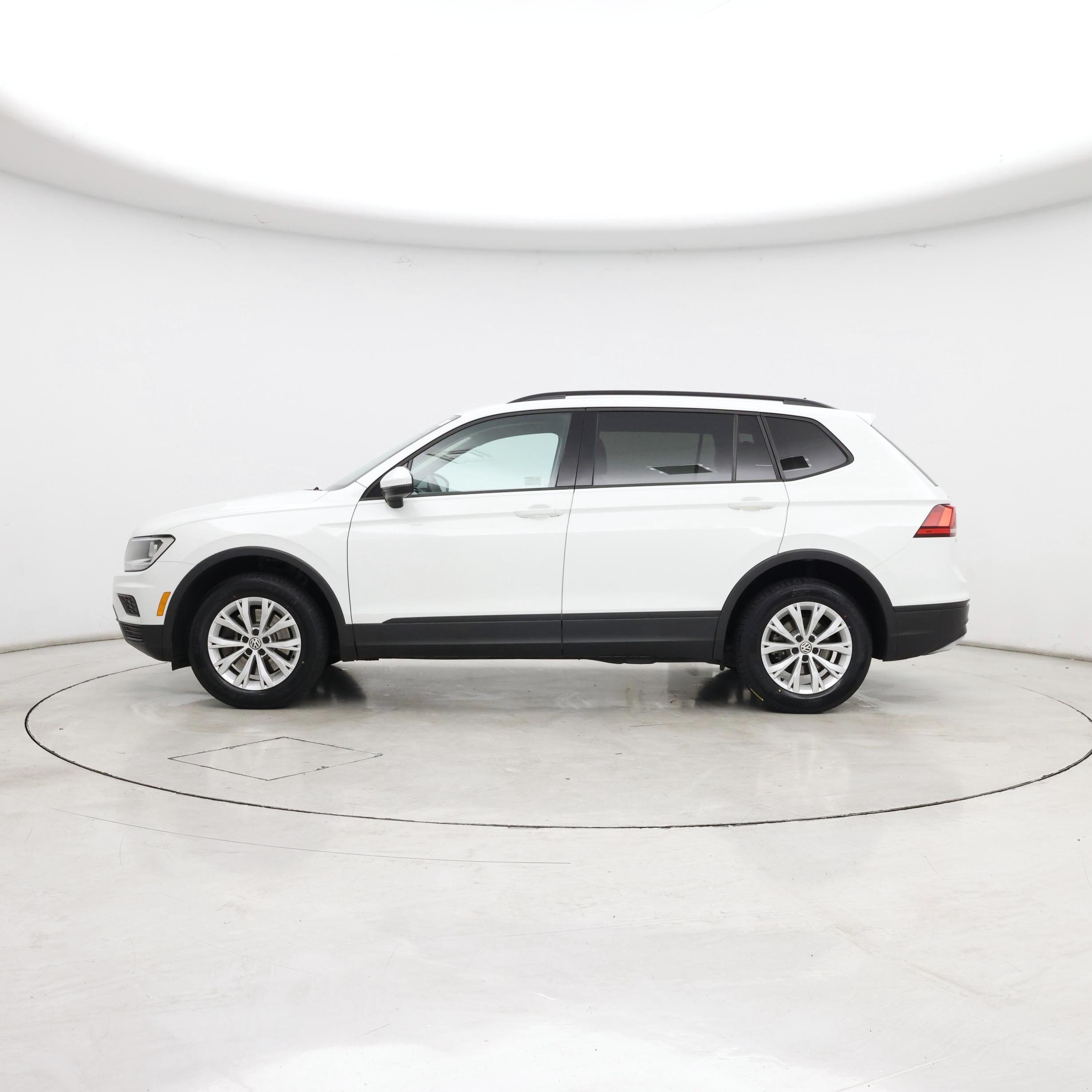 Thumbnail: 2020 Volkswagen Tiguan - 3