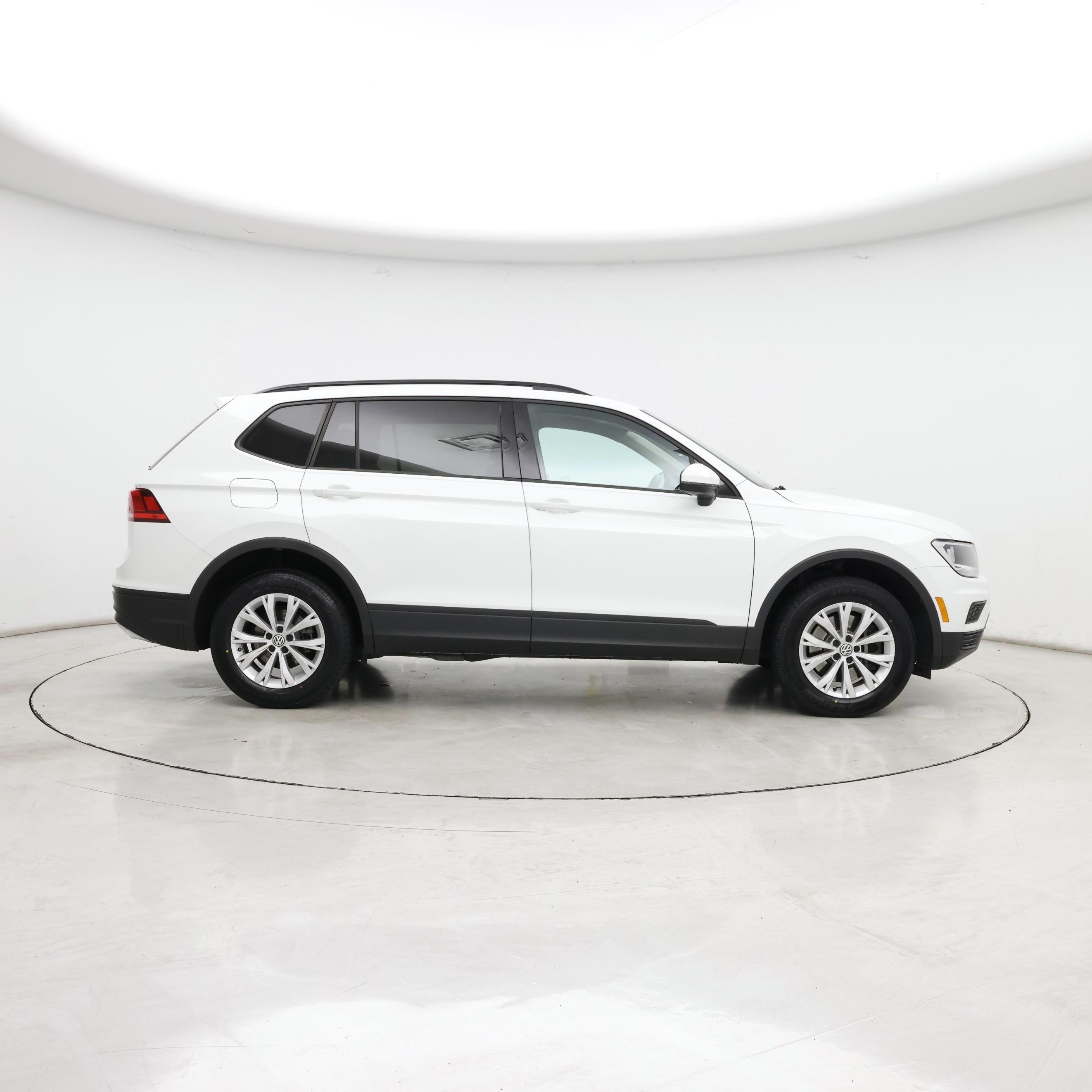 Thumbnail: 2020 Volkswagen Tiguan - 7