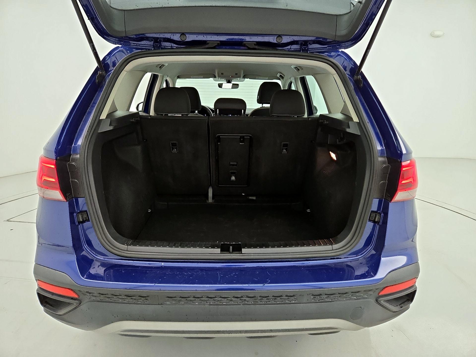 Thumbnail: 2023 Volkswagen Taos - 20