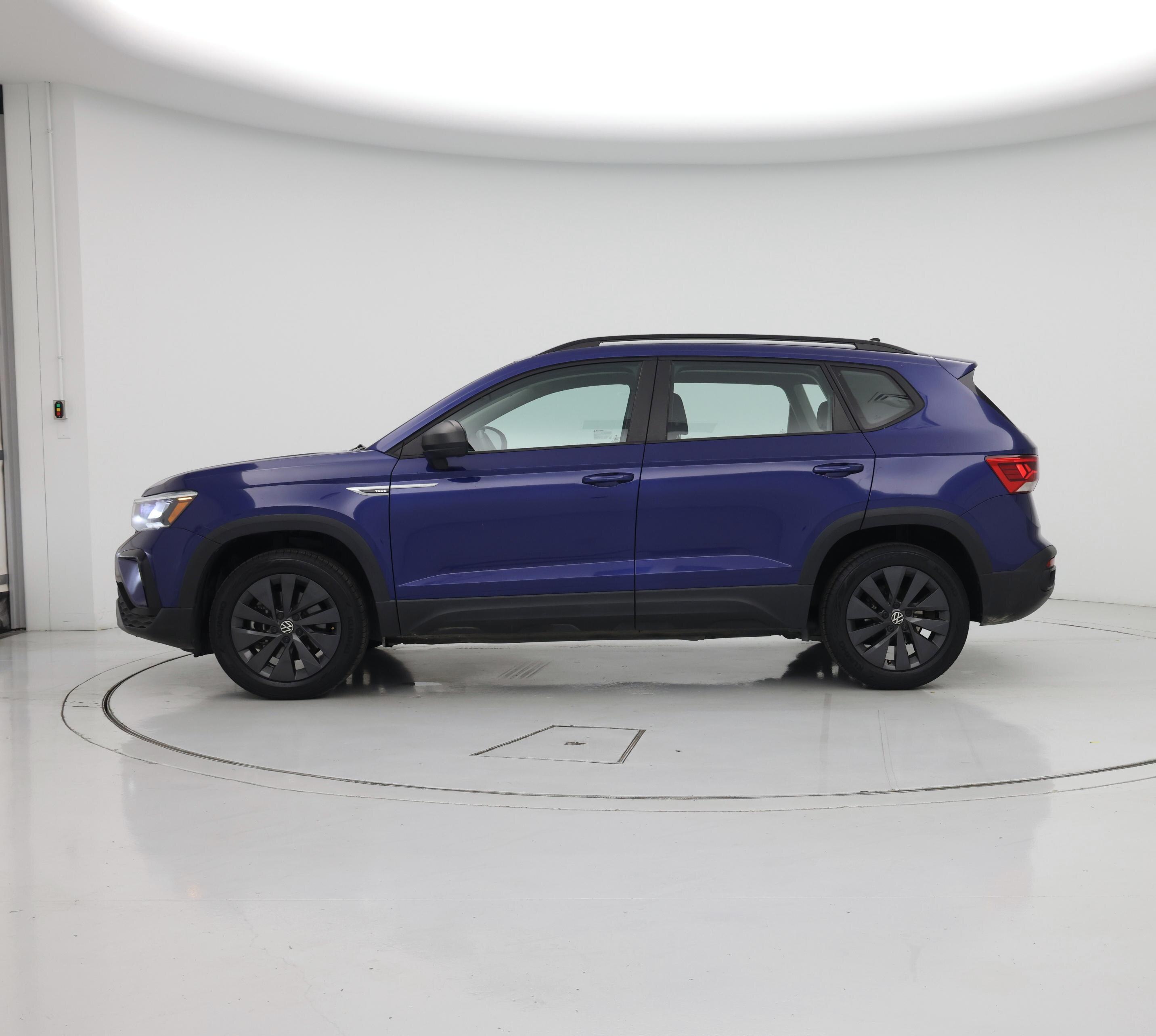 Thumbnail: 2023 Volkswagen Taos - 3