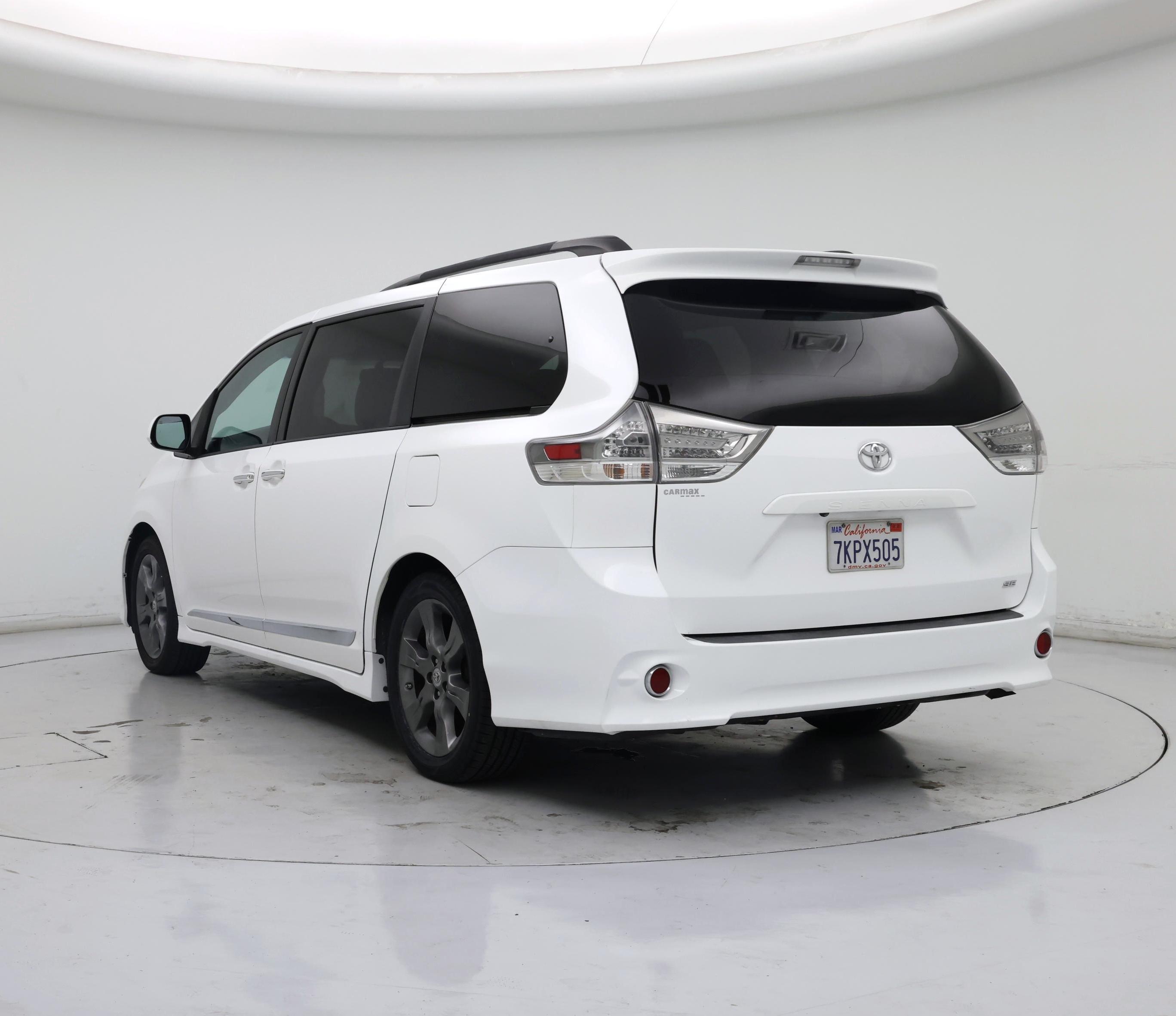 Thumbnail: 2015 Toyota Sienna - 2