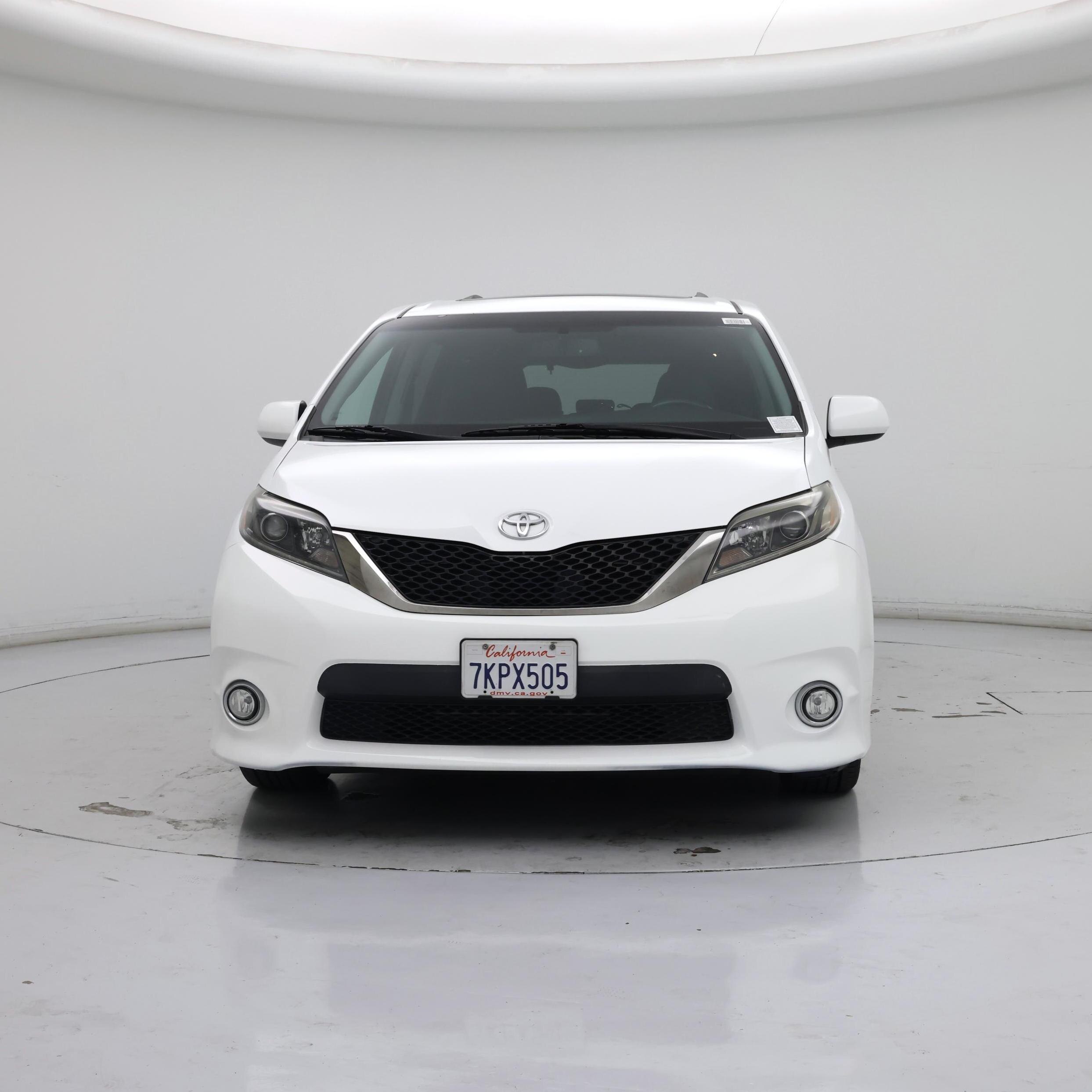 Thumbnail: 2015 Toyota Sienna - 5