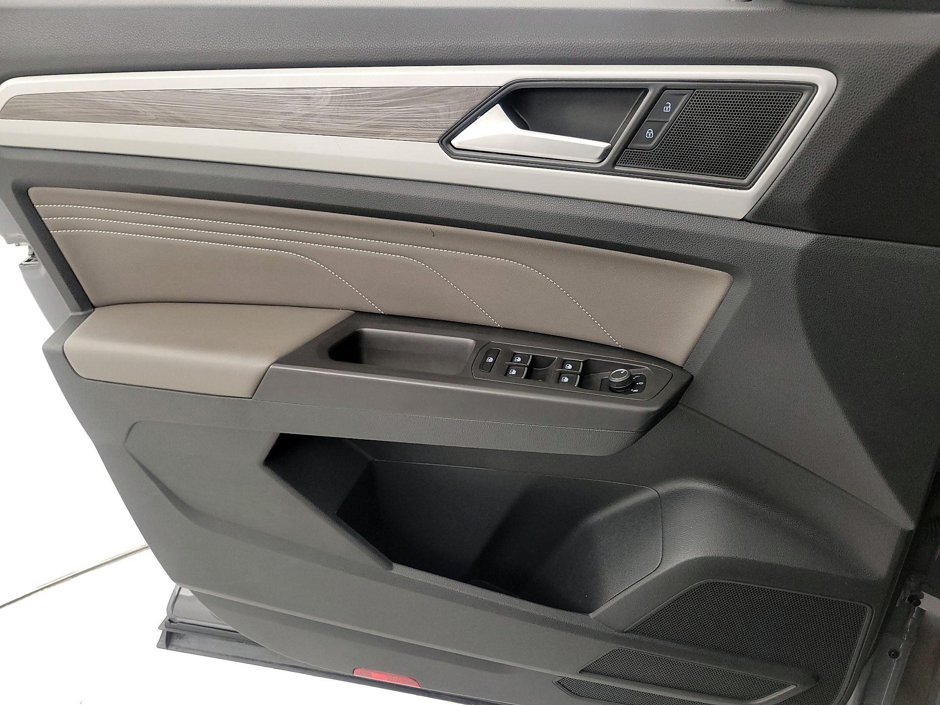 Thumbnail: 2022 Volkswagen Atlas - 12