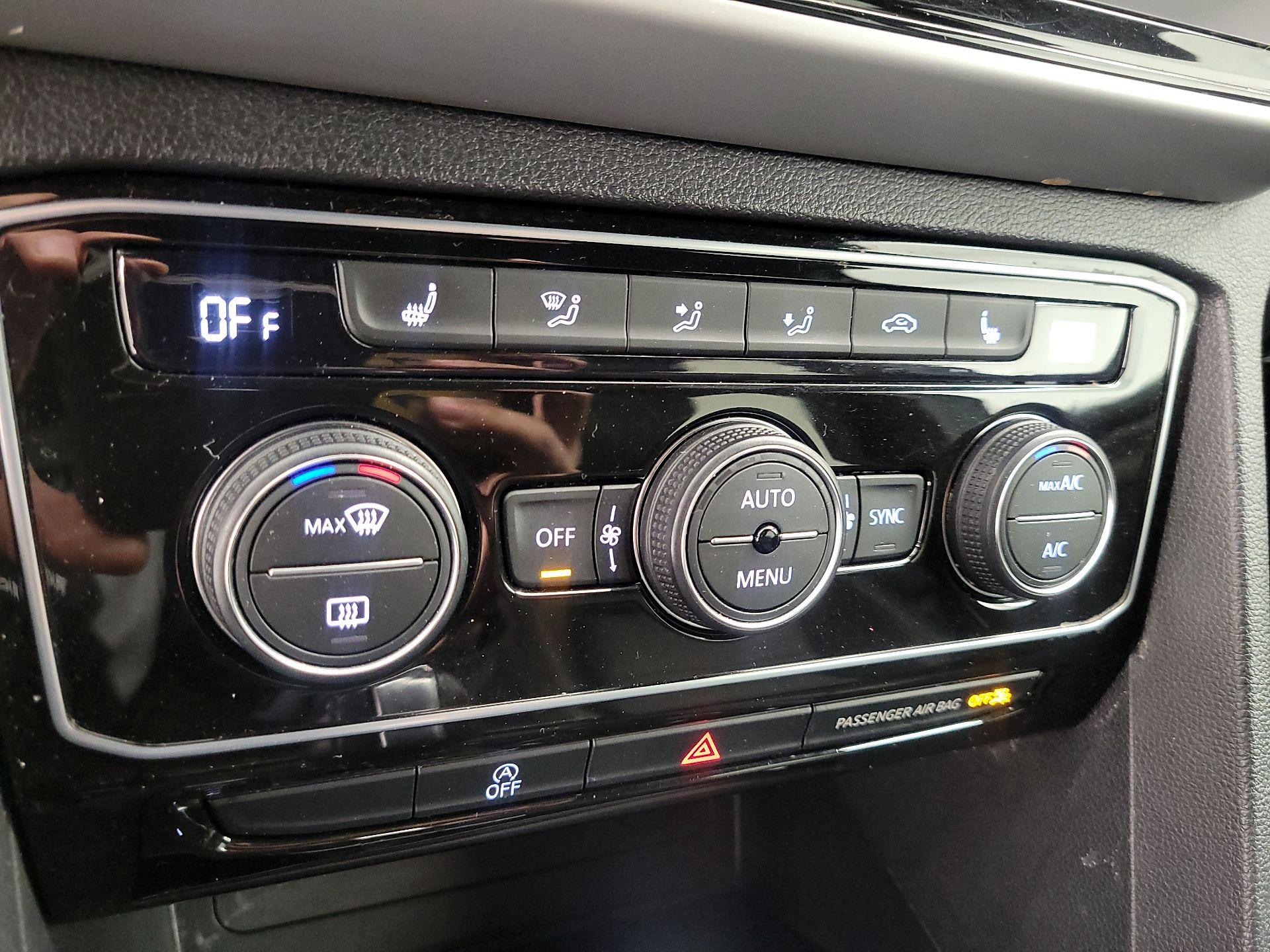 Thumbnail: 2022 Volkswagen Atlas - 16