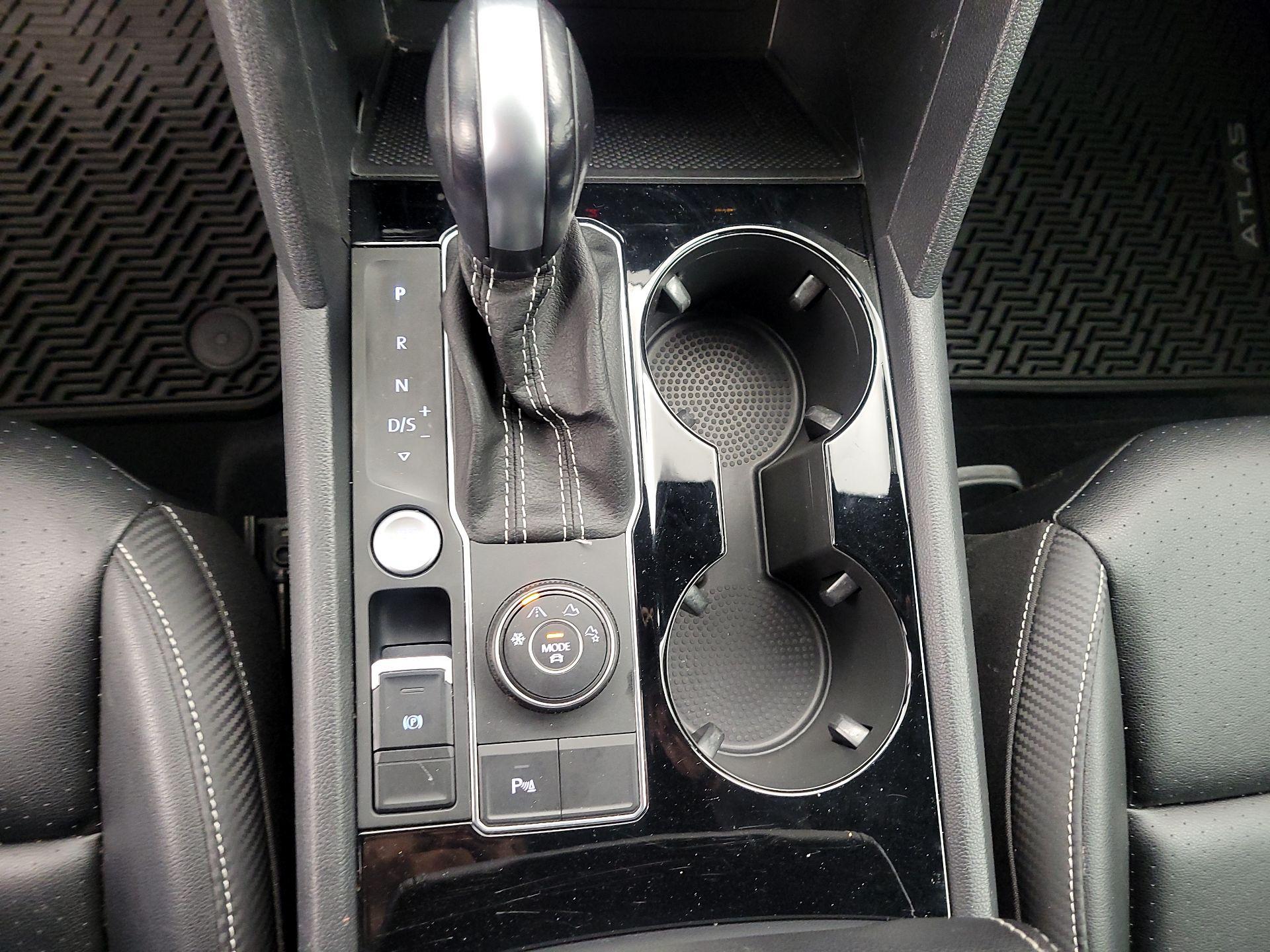 Thumbnail: 2022 Volkswagen Atlas - 17