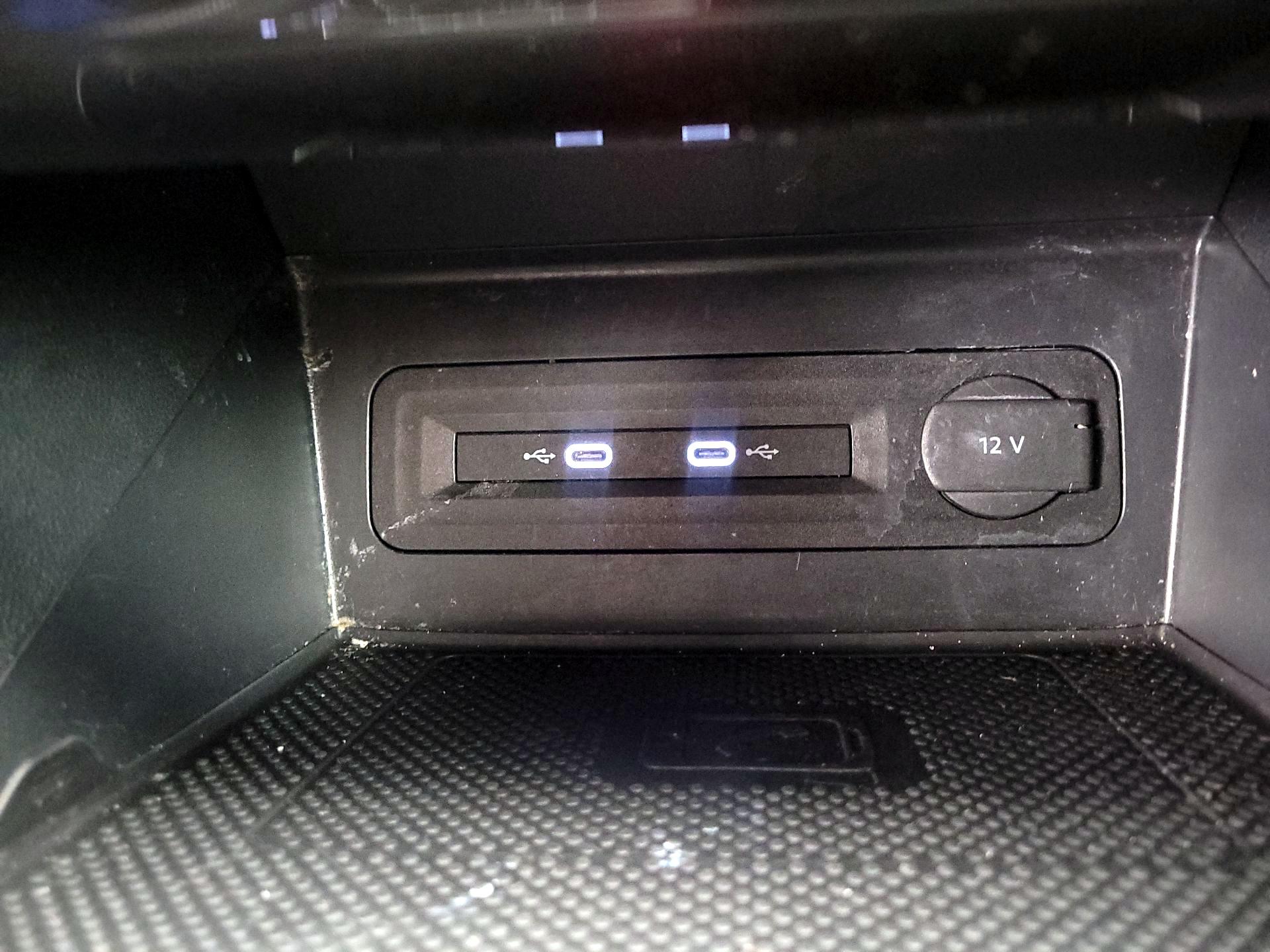 Thumbnail: 2022 Volkswagen Atlas - 18