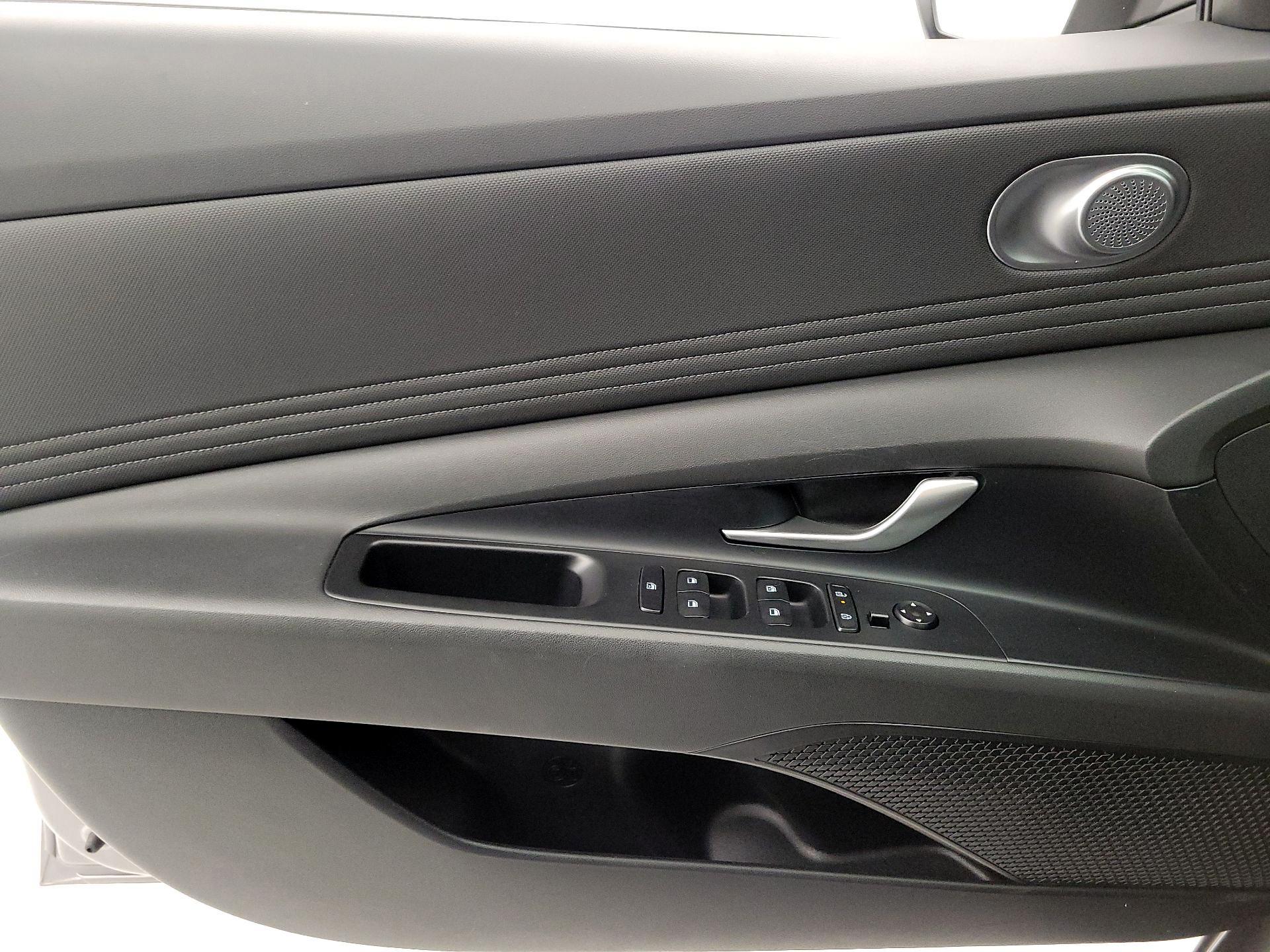 Thumbnail: 2025 Hyundai Elantra - 12