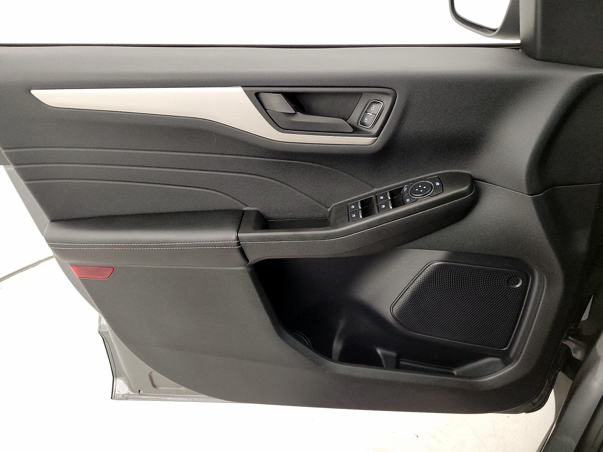 Thumbnail: 2022 Ford Escape - 12