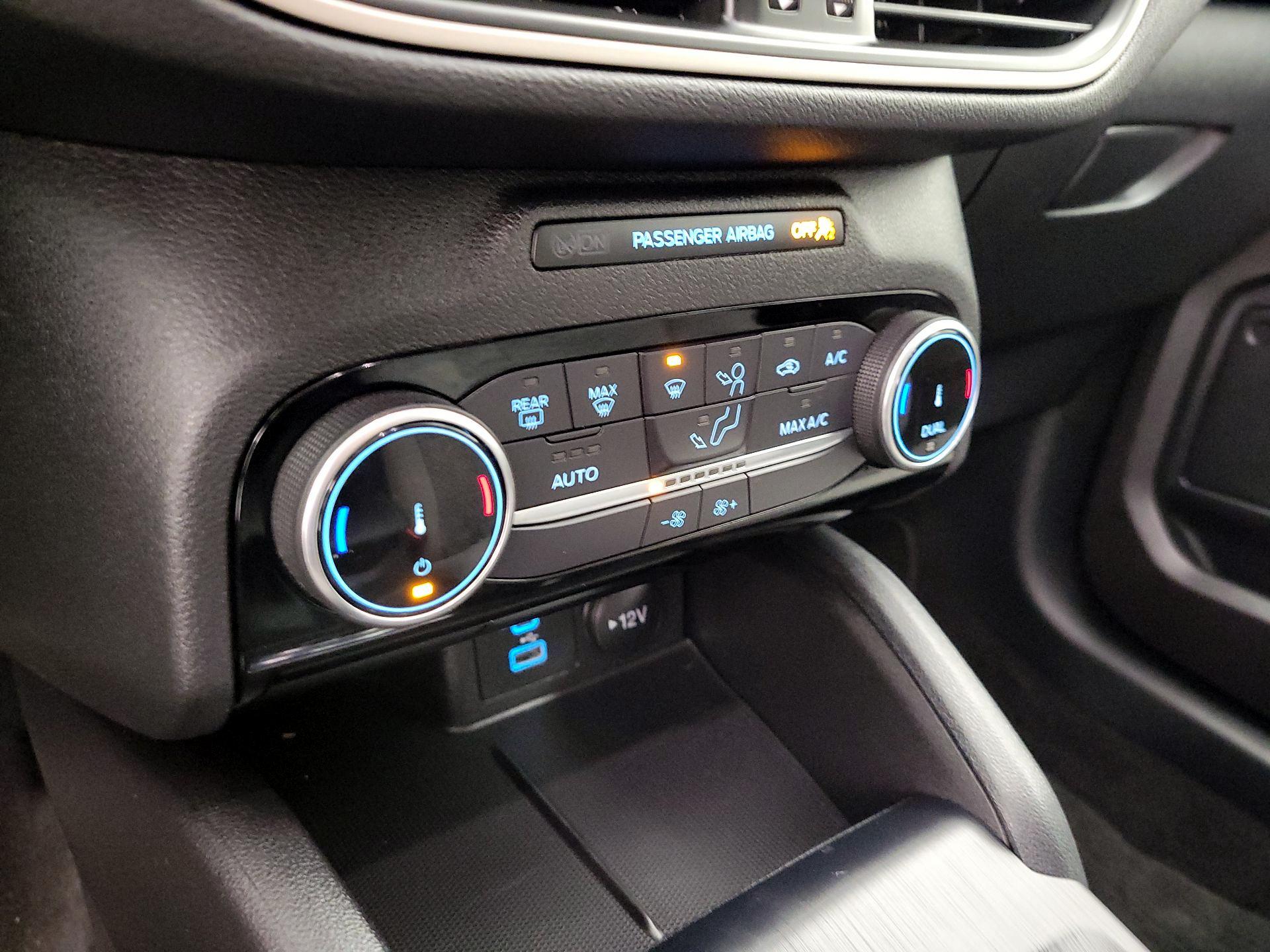 Thumbnail: 2022 Ford Escape - 16