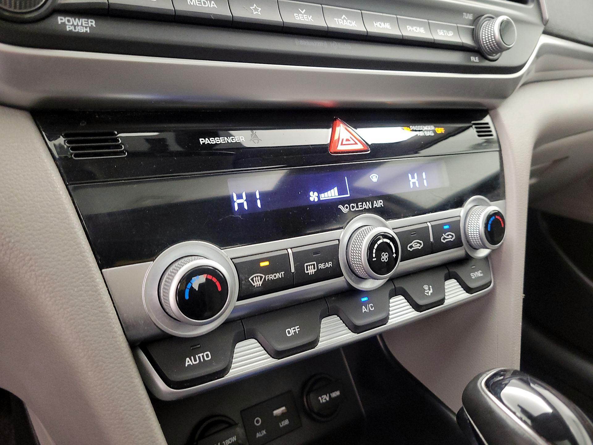 Thumbnail: 2020 Hyundai Elantra - 16