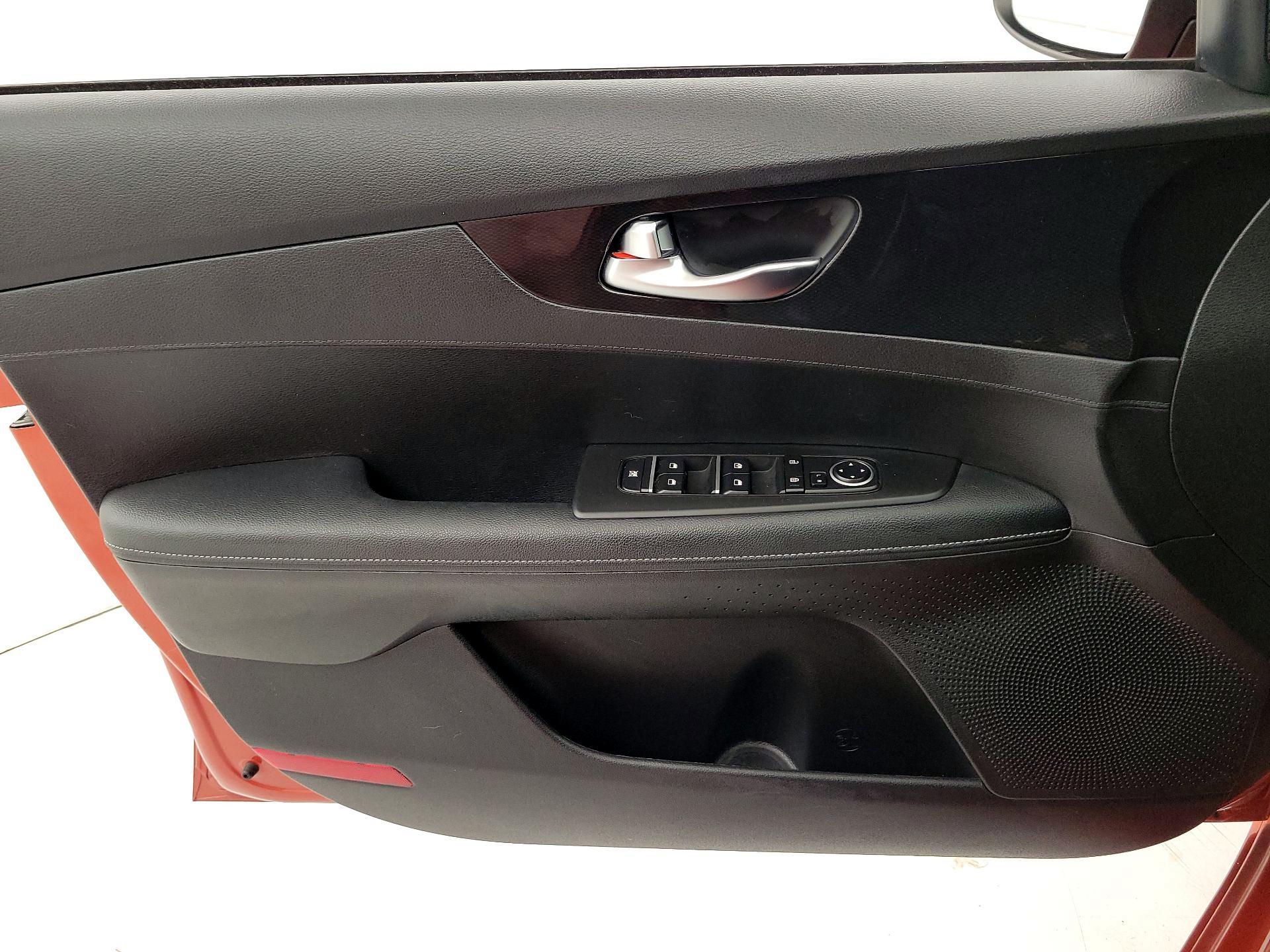 Thumbnail: 2023 Kia Forte - 12