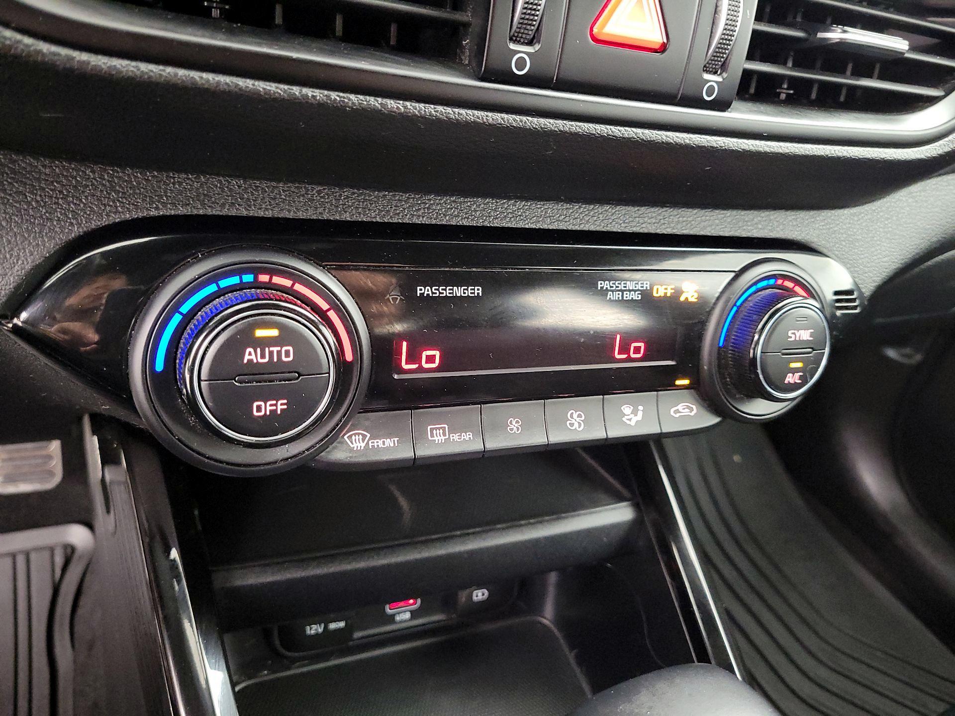 Thumbnail: 2023 Kia Forte - 17