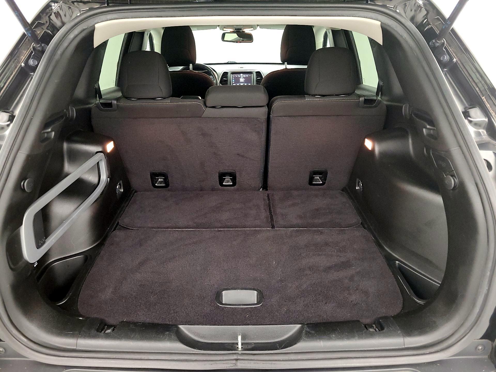 Thumbnail: 2017 Jeep Cherokee - 20