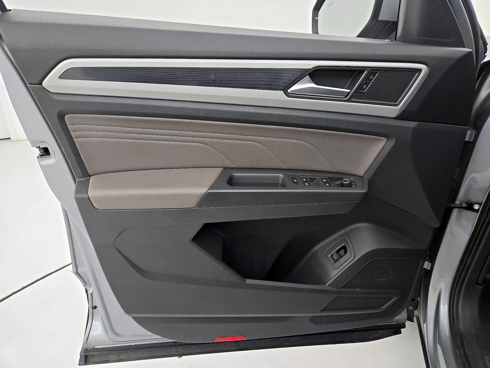 Thumbnail: 2021 Volkswagen Atlas - 12