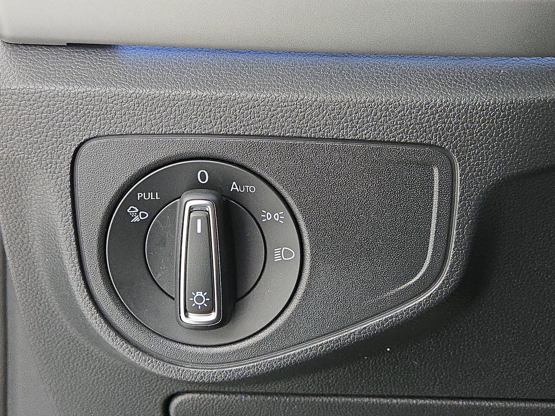 Thumbnail: 2021 Volkswagen Atlas - 13