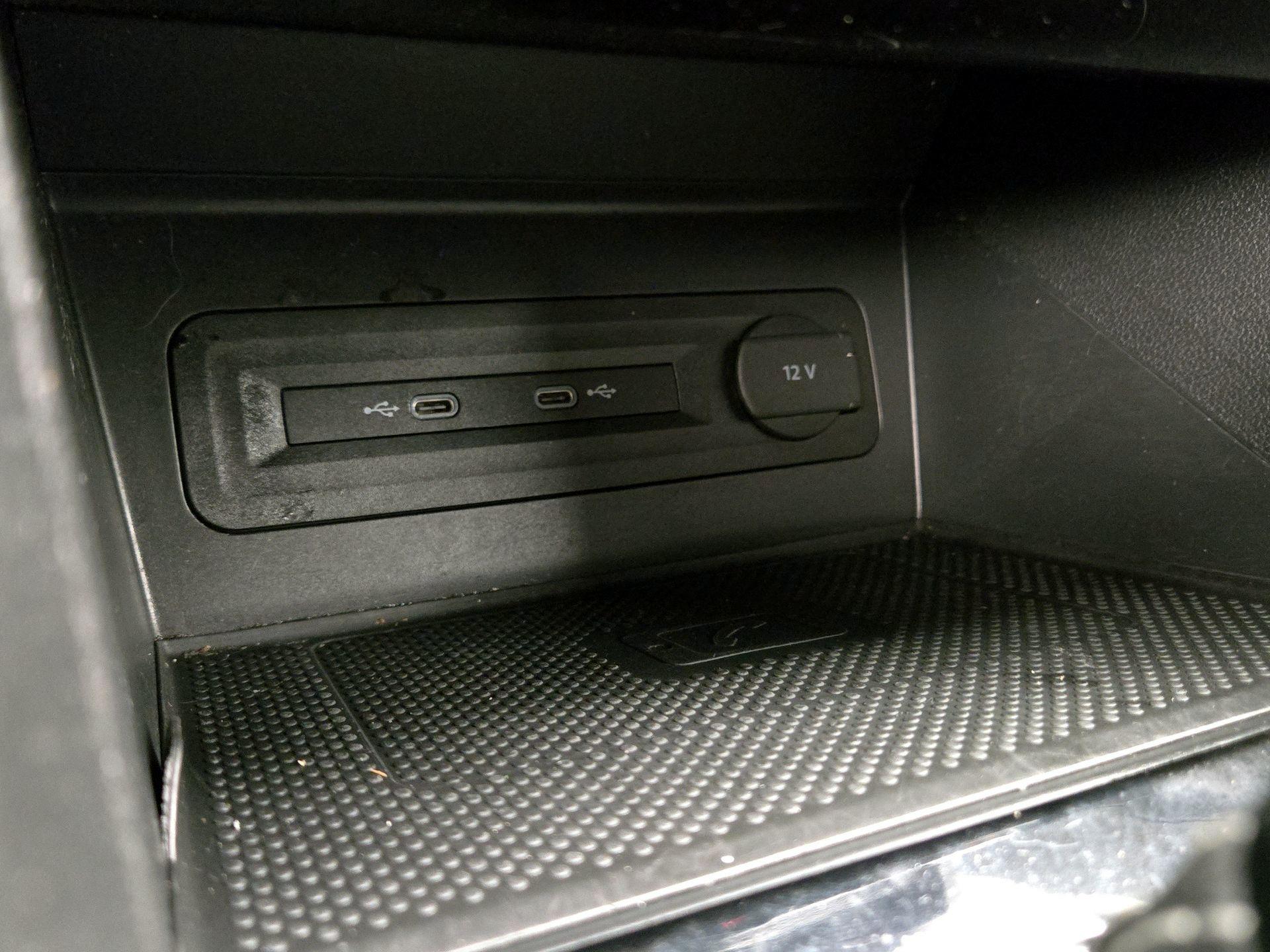 Thumbnail: 2021 Volkswagen Atlas - 18