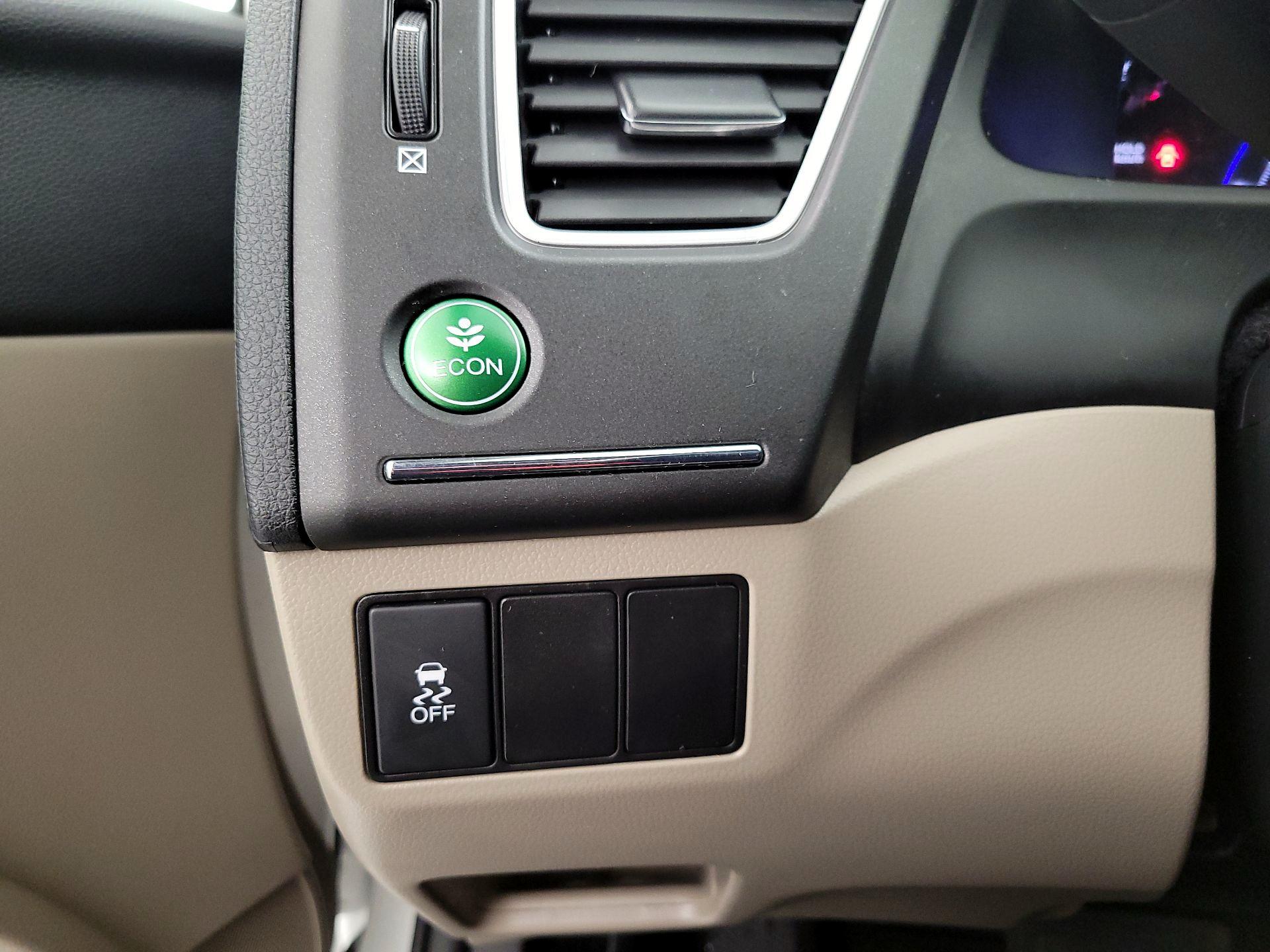 Thumbnail: 2015 Honda Civic - 13