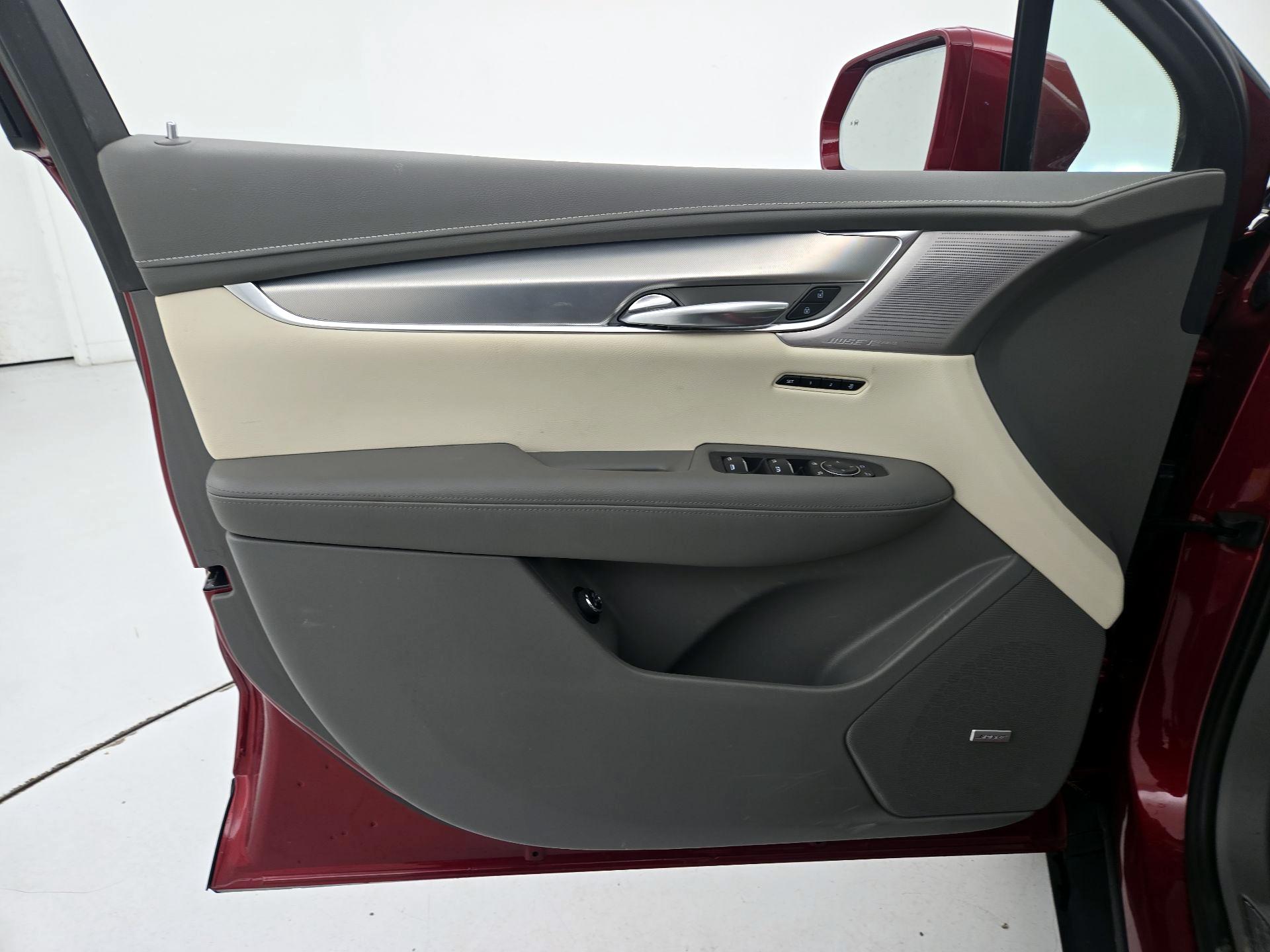 Thumbnail: 2020 Cadillac XT5 - 12