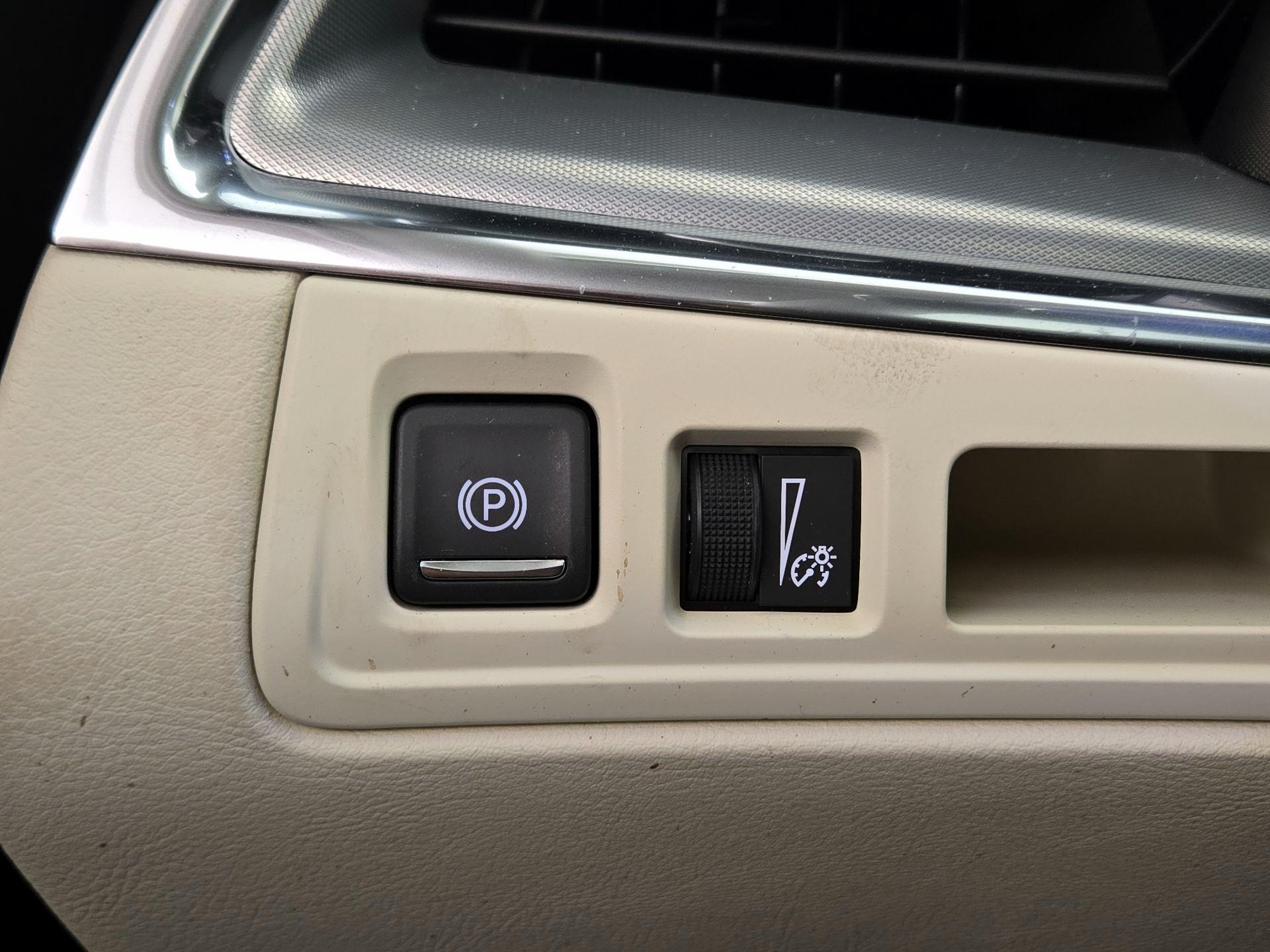 Thumbnail: 2020 Cadillac XT5 - 13