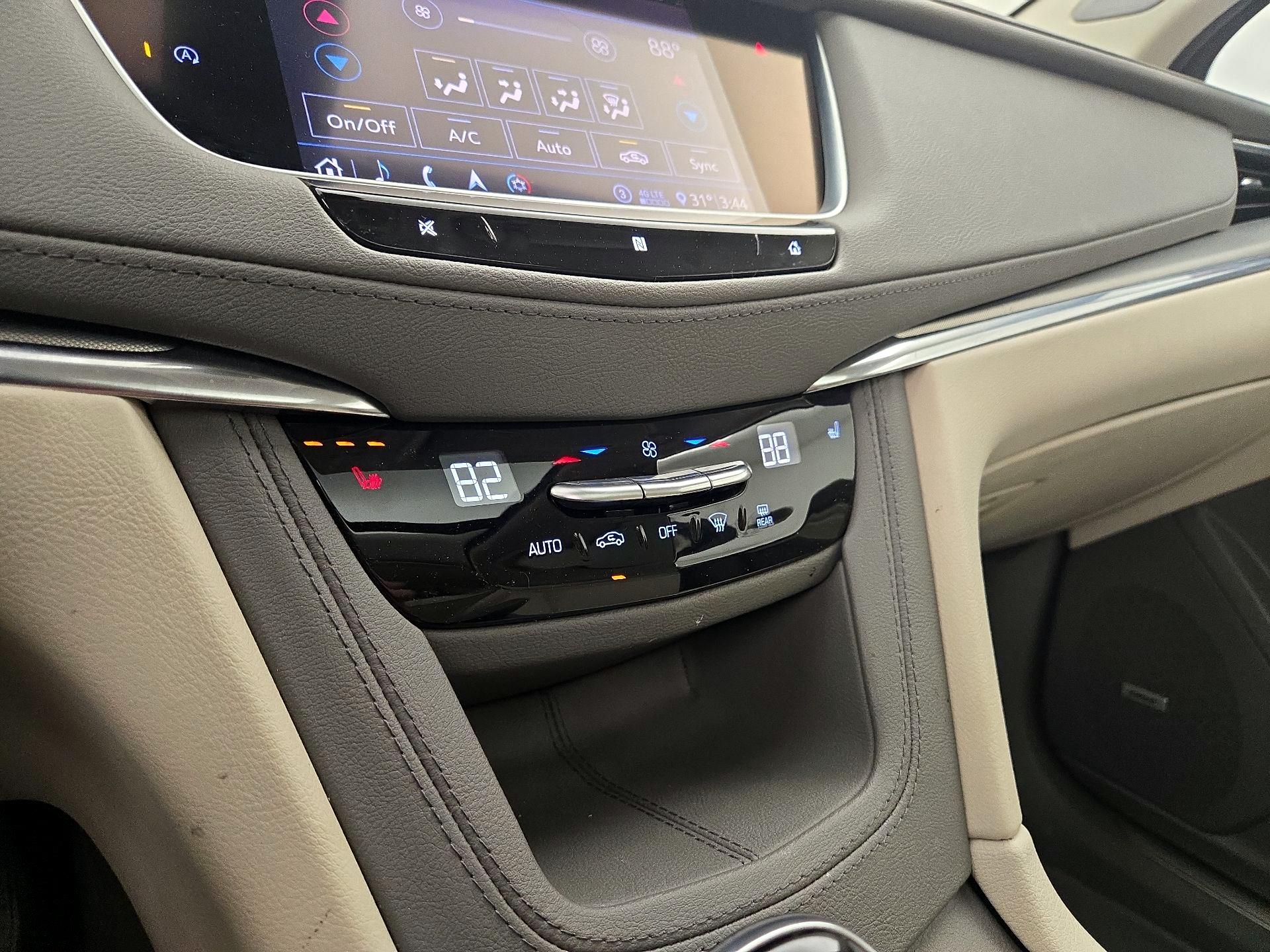 Thumbnail: 2020 Cadillac XT5 - 17