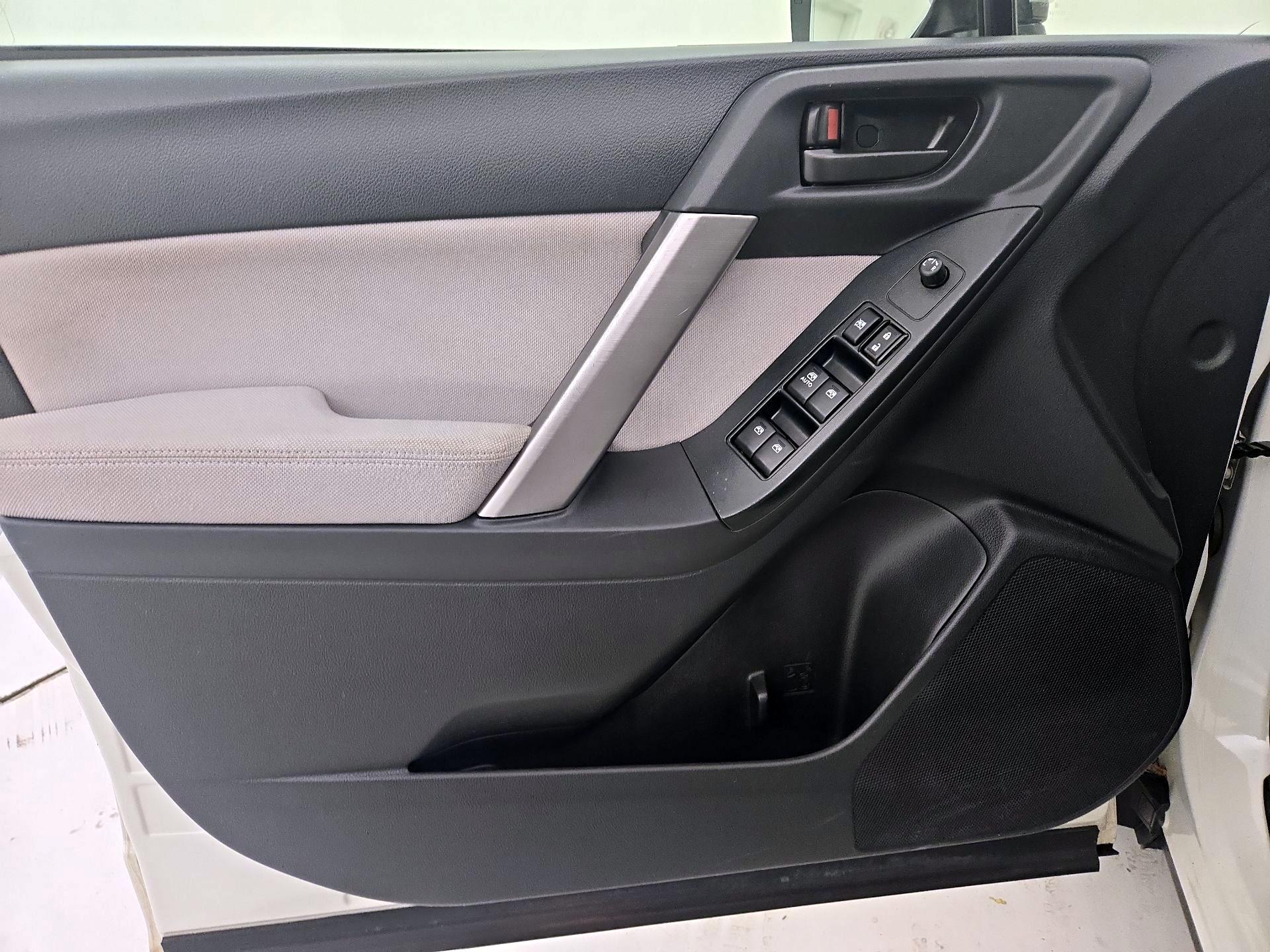 Thumbnail: 2015 Subaru Forester - 12