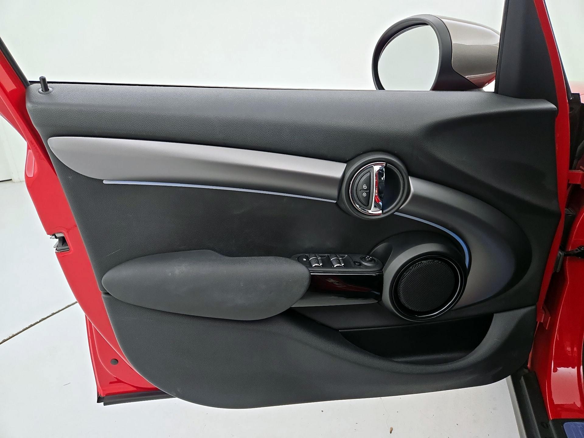 Thumbnail: 2022 MINI Cooper Hardtop - 12