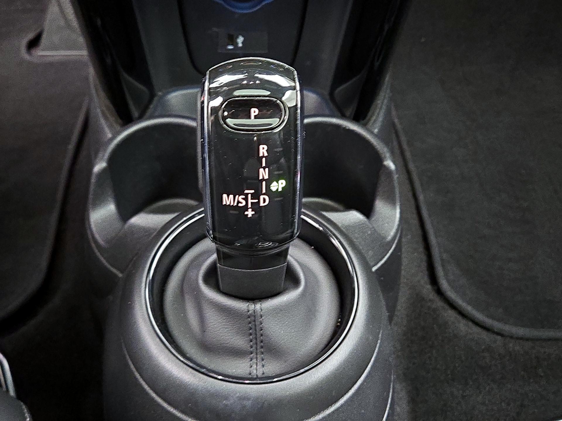 Thumbnail: 2022 MINI Cooper Hardtop - 17