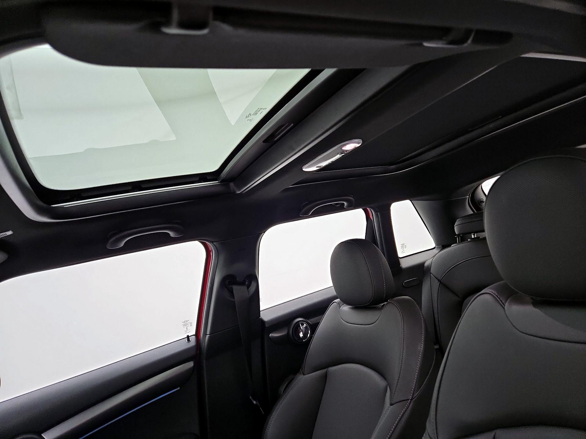 Thumbnail: 2022 MINI Cooper Hardtop - 19