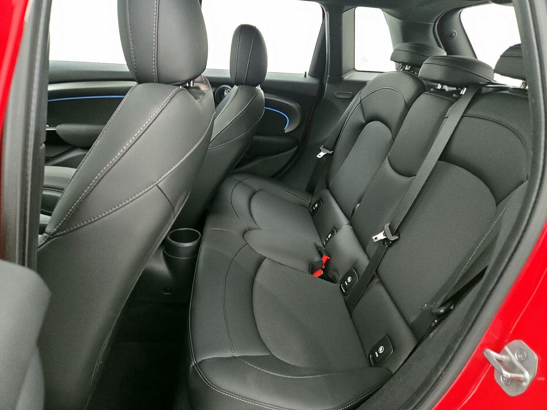 Thumbnail: 2022 MINI Cooper Hardtop - 20