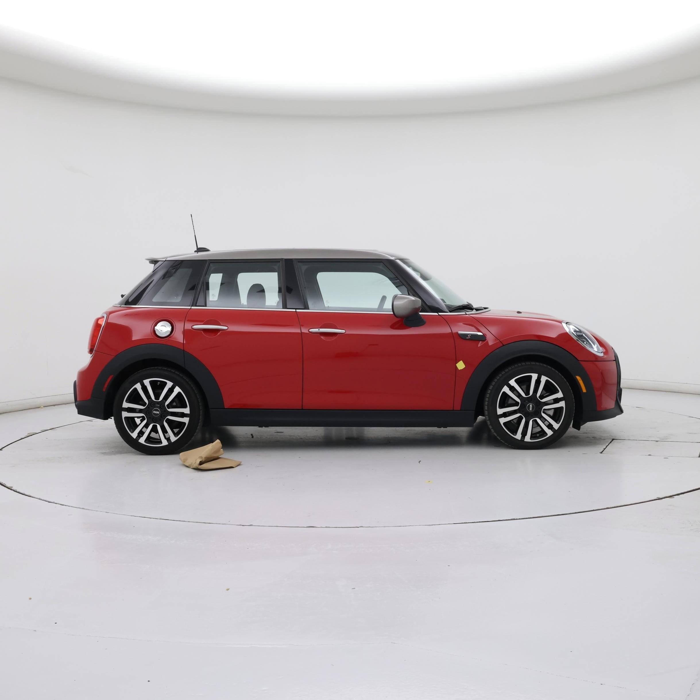 Thumbnail: 2022 MINI Cooper Hardtop - 7